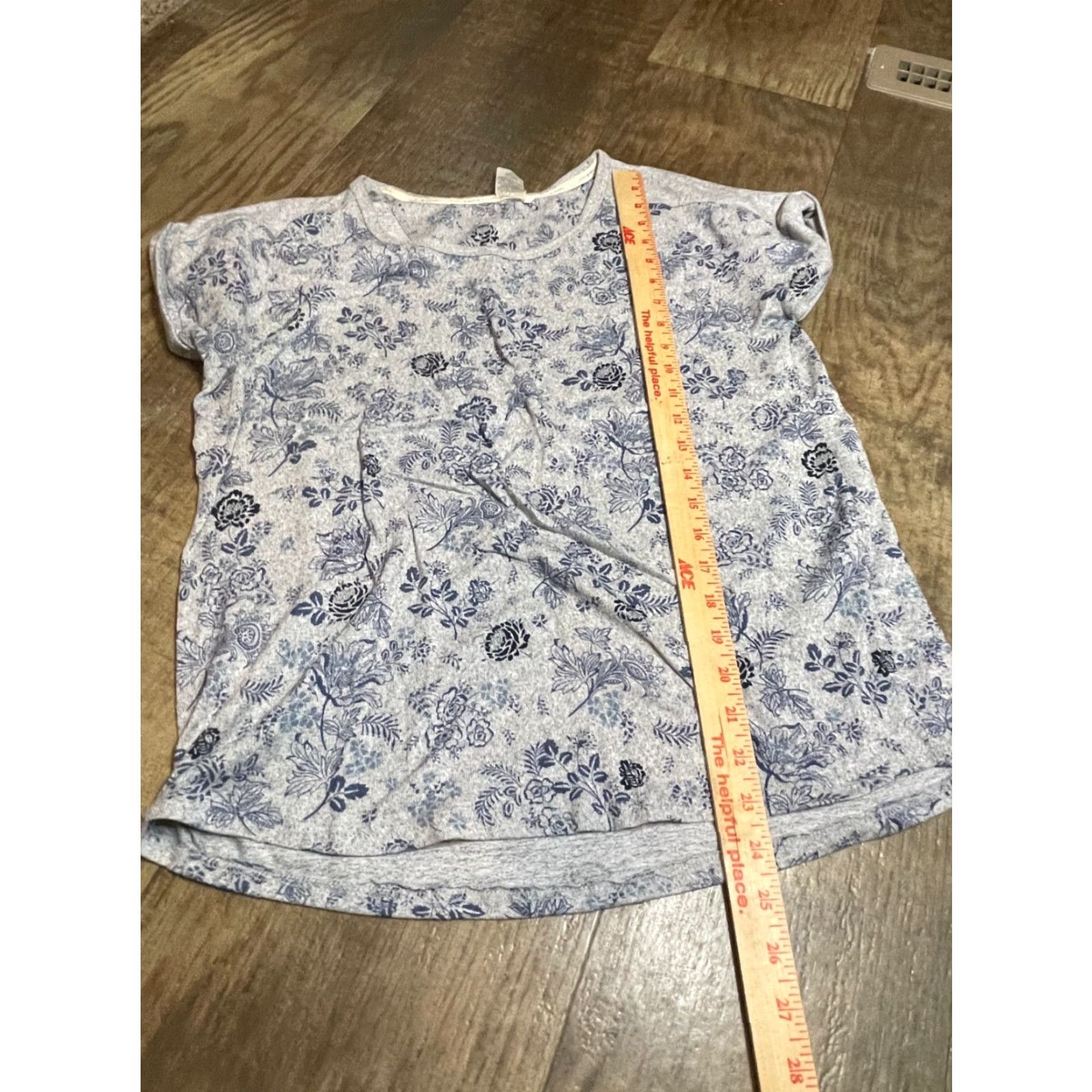 Lucky Brand Lucky Brand Top Shirt Womens M Gray Floral Pattern Short Sleeve Blouse Size M / US 6-8 / IT 42-44 - 2 Thumbnail
