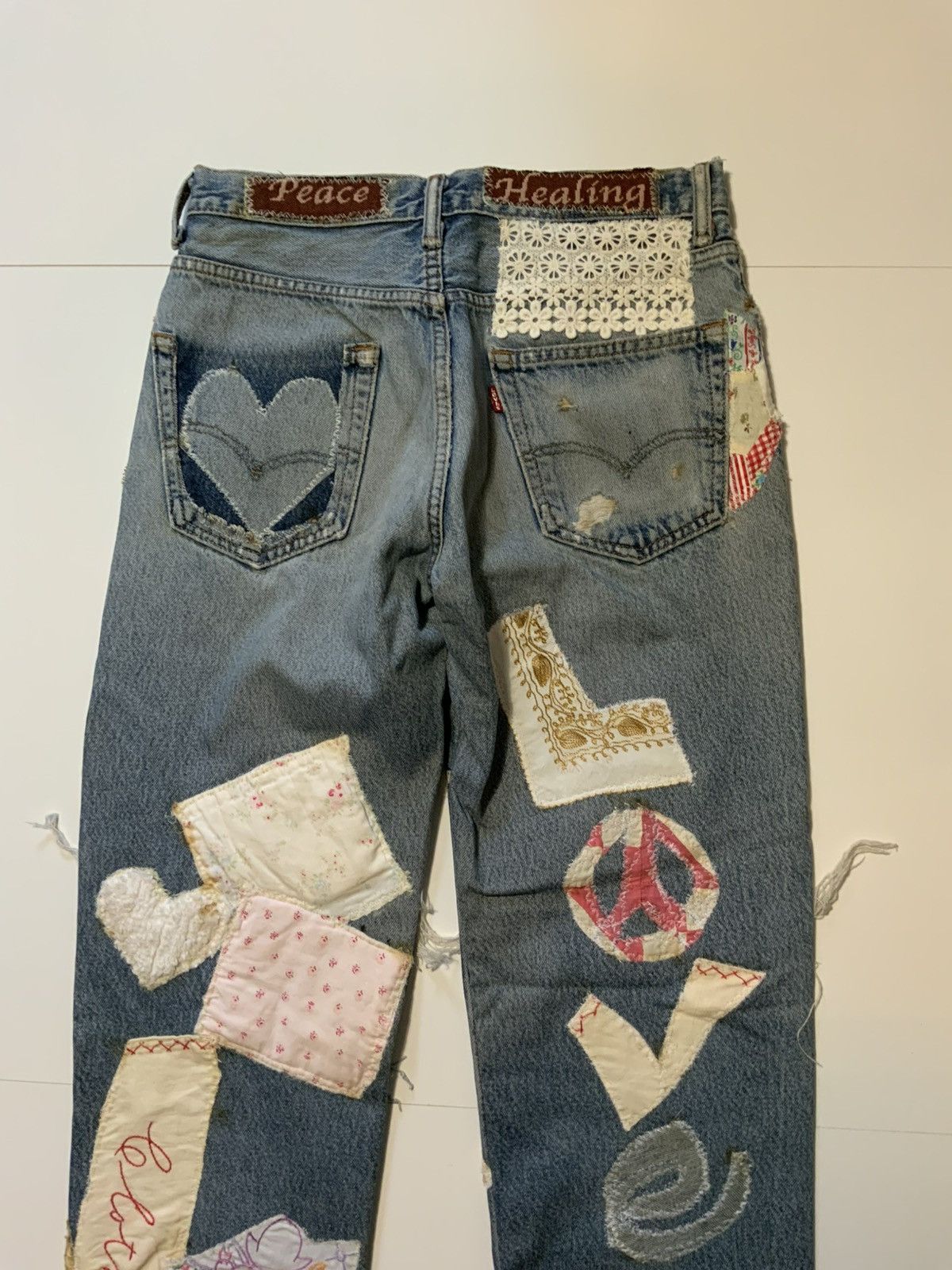 Levi's 1/1 Vintage Levis Patchwork Peace Love Butterfly Denim Jeans Size US 32 / EU 48 - 4 Thumbnail