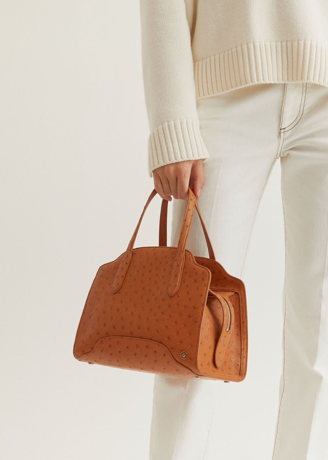 Loro Piana o1srvl11e0924 Size: / OS Medium Sesia Bag in Brown Size ONE SIZE - 7 Thumbnail