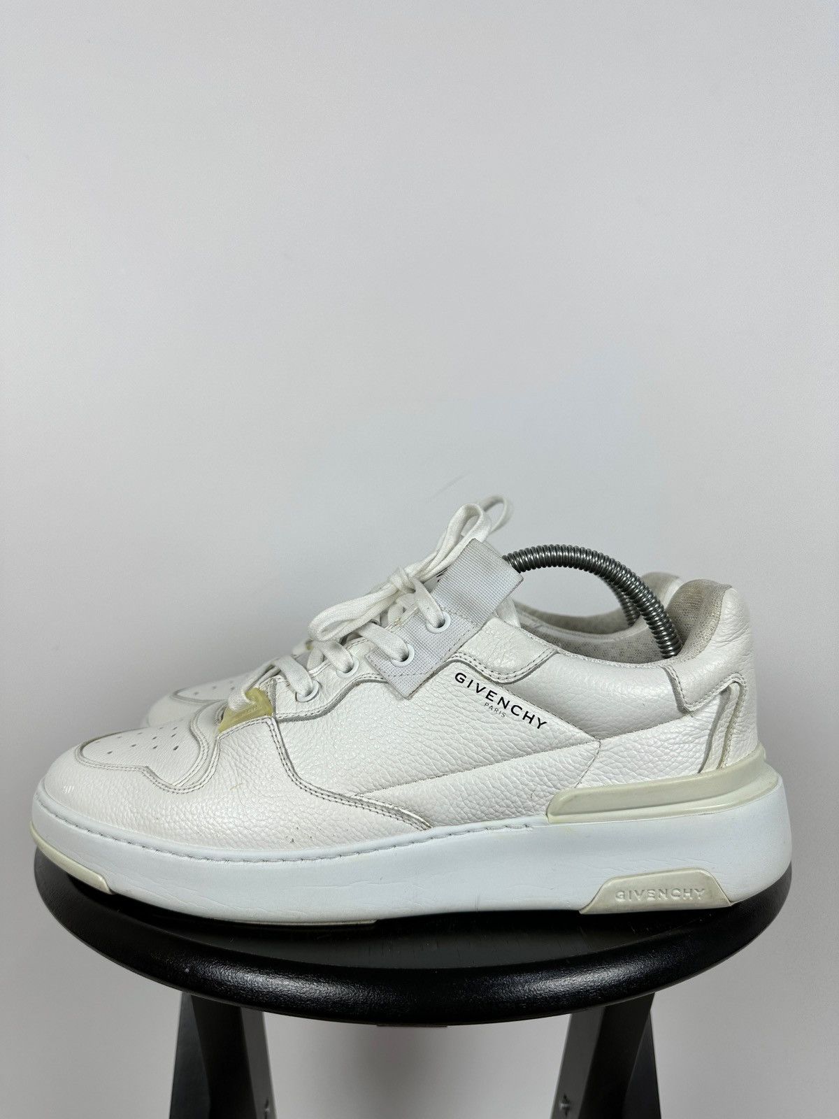 Givenchy Givenchy Wing Low Top White Sneakers Size US 8 / EU 41 - 2 Thumbnail