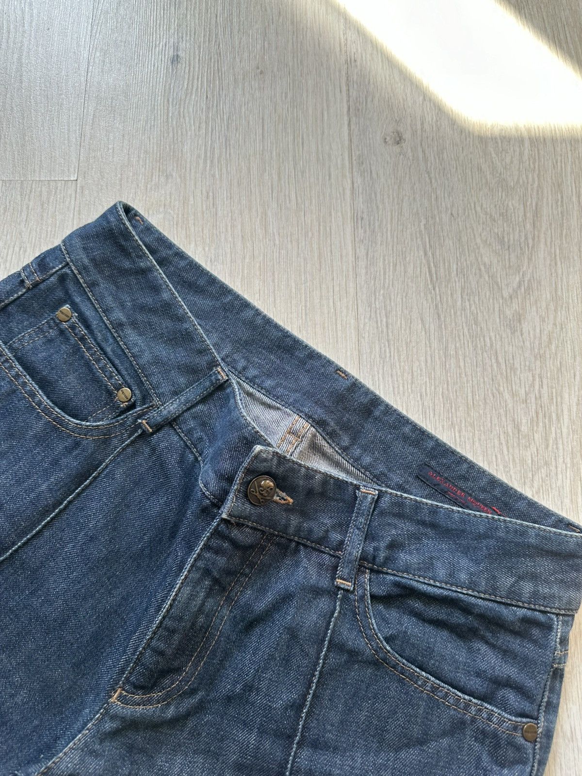 Alexander McQueen VINTAGE ALEXANDER MCQUEEN LUXURY 2000s FLARED JEANS Size 28" / US 6 / IT 42 - 7 Thumbnail