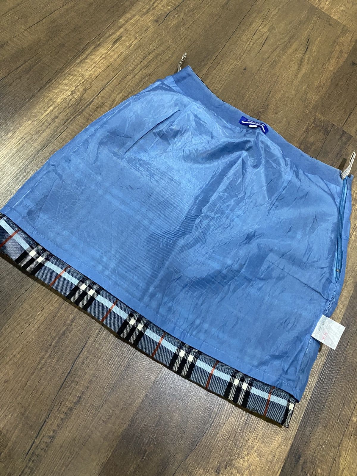 Burberry Vintage Burberry Nova Check Skirt Size 27" / US 4 / IT 40 - 4 Thumbnail