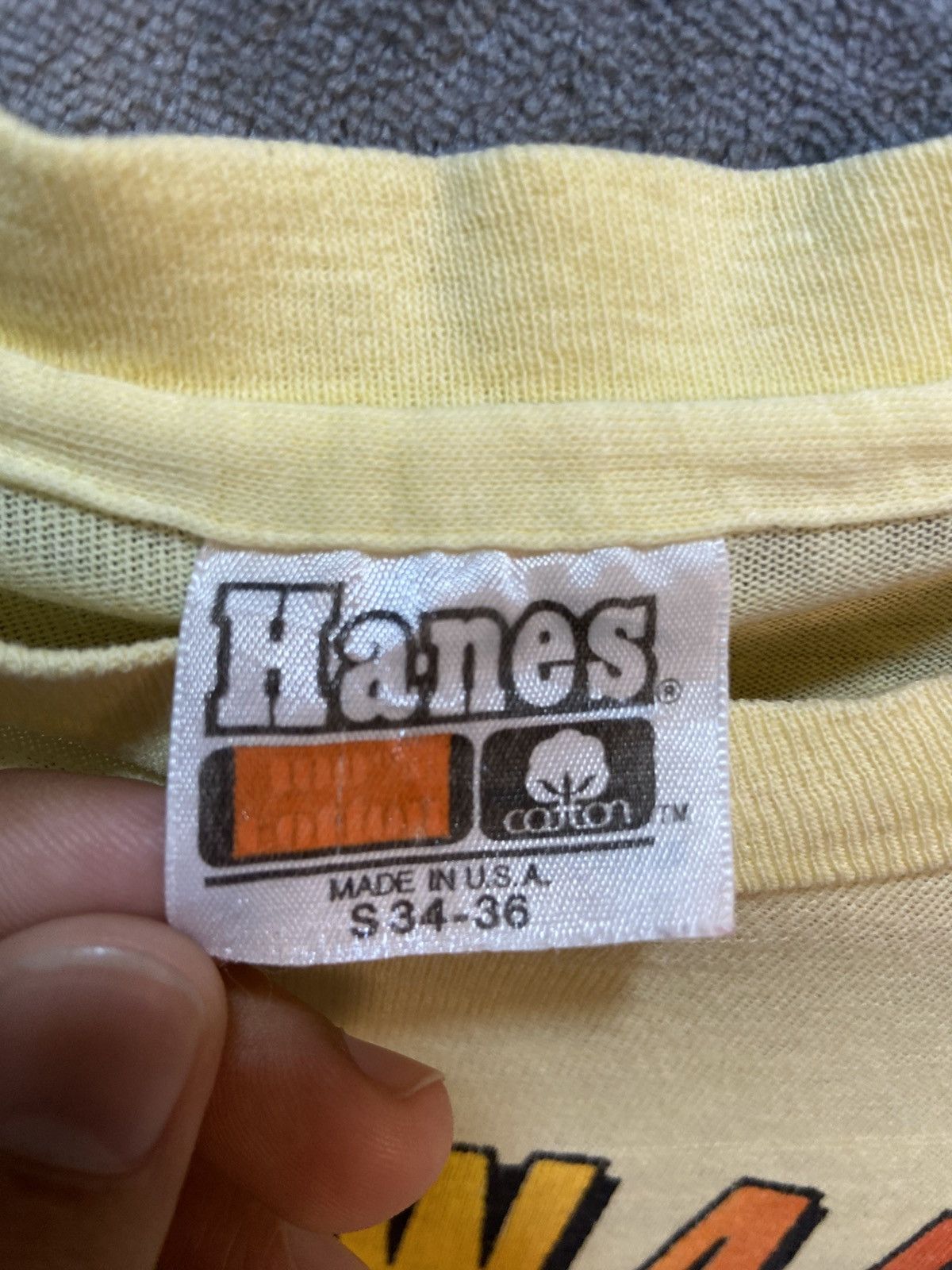 Vintage Vintage 80s Hawaii Hang Loose t shirt Size US S / EU 44-46 / 1 - 9 Thumbnail