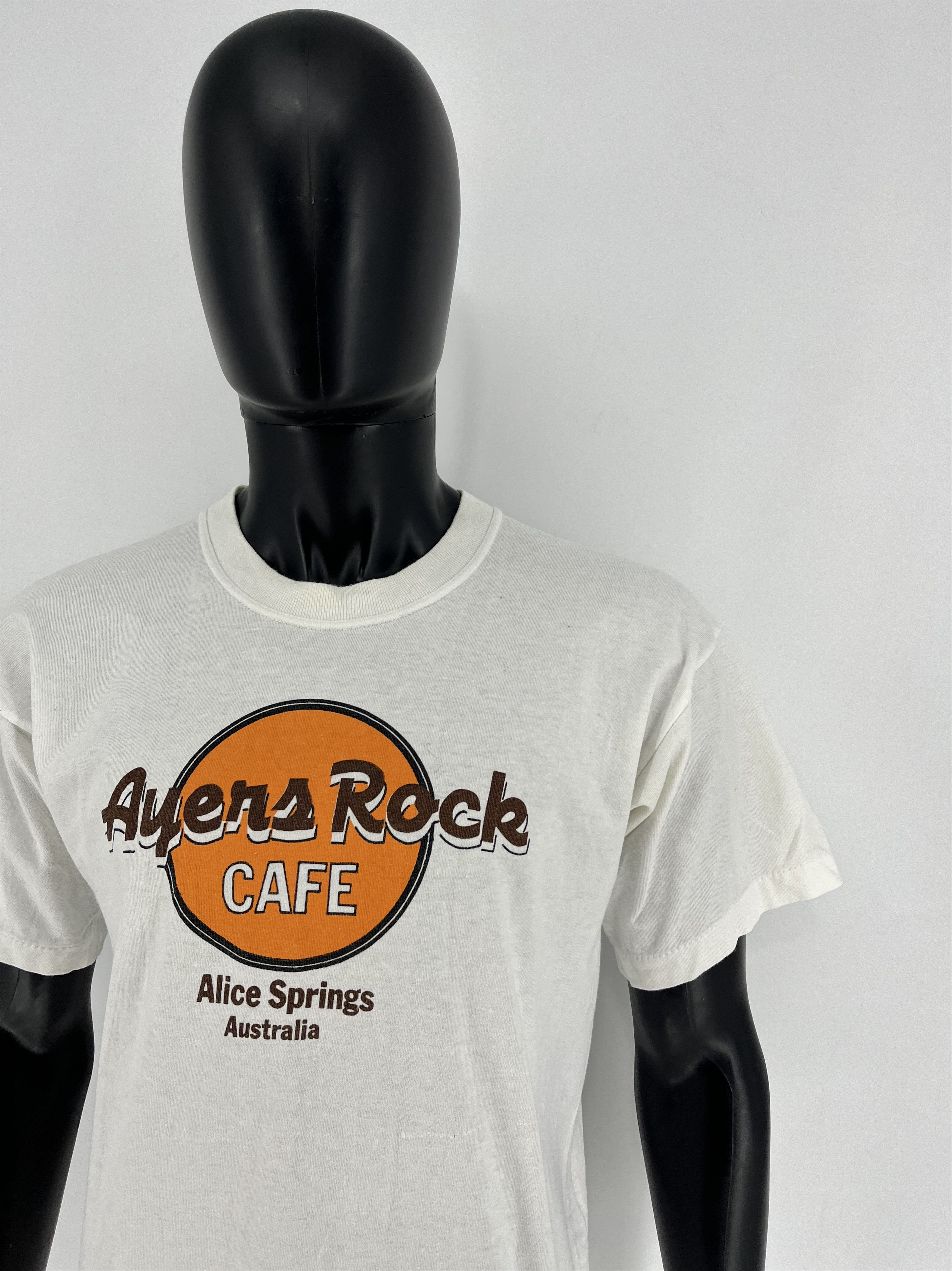 Band Tees Vintage 80s 90s Ayers Rock CAFE Alice Springs Australia Size US L / EU 52-54 / 3 - 7 Thumbnail