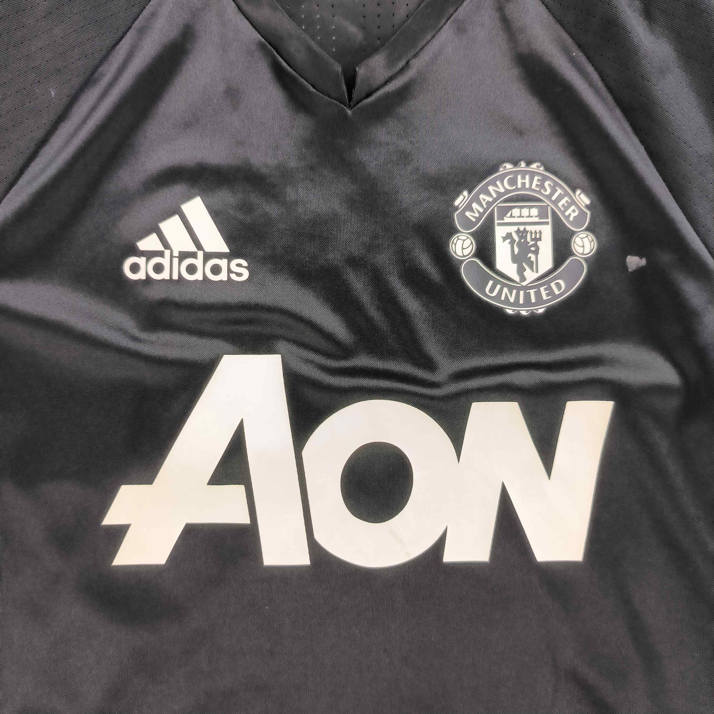 Adidas Manchester United 16-17 Adidas training football jersey sz S Size US S / EU 44-46 / 1 - 3 Thumbnail