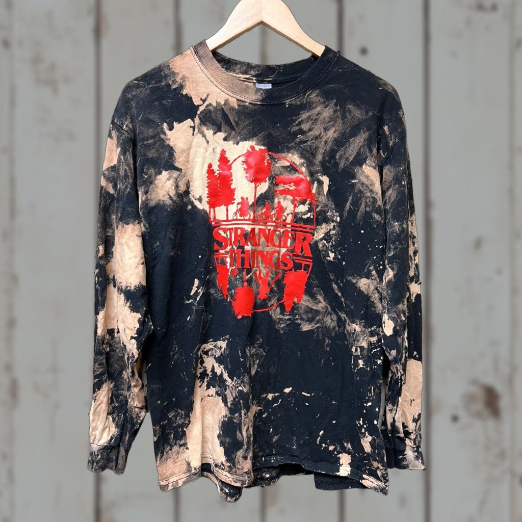 Logo 7 Stranger Things Shirt Men’s Large T-Shirt Crew Neck Short Sleeve Logo Universal Studio Multicolor 100% Cotton Graphic Print Size US L / EU 52-54 / 3 - 1 Thumbnail