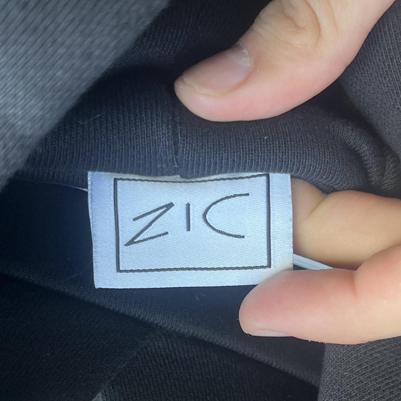 Zic Made Hoodie Black