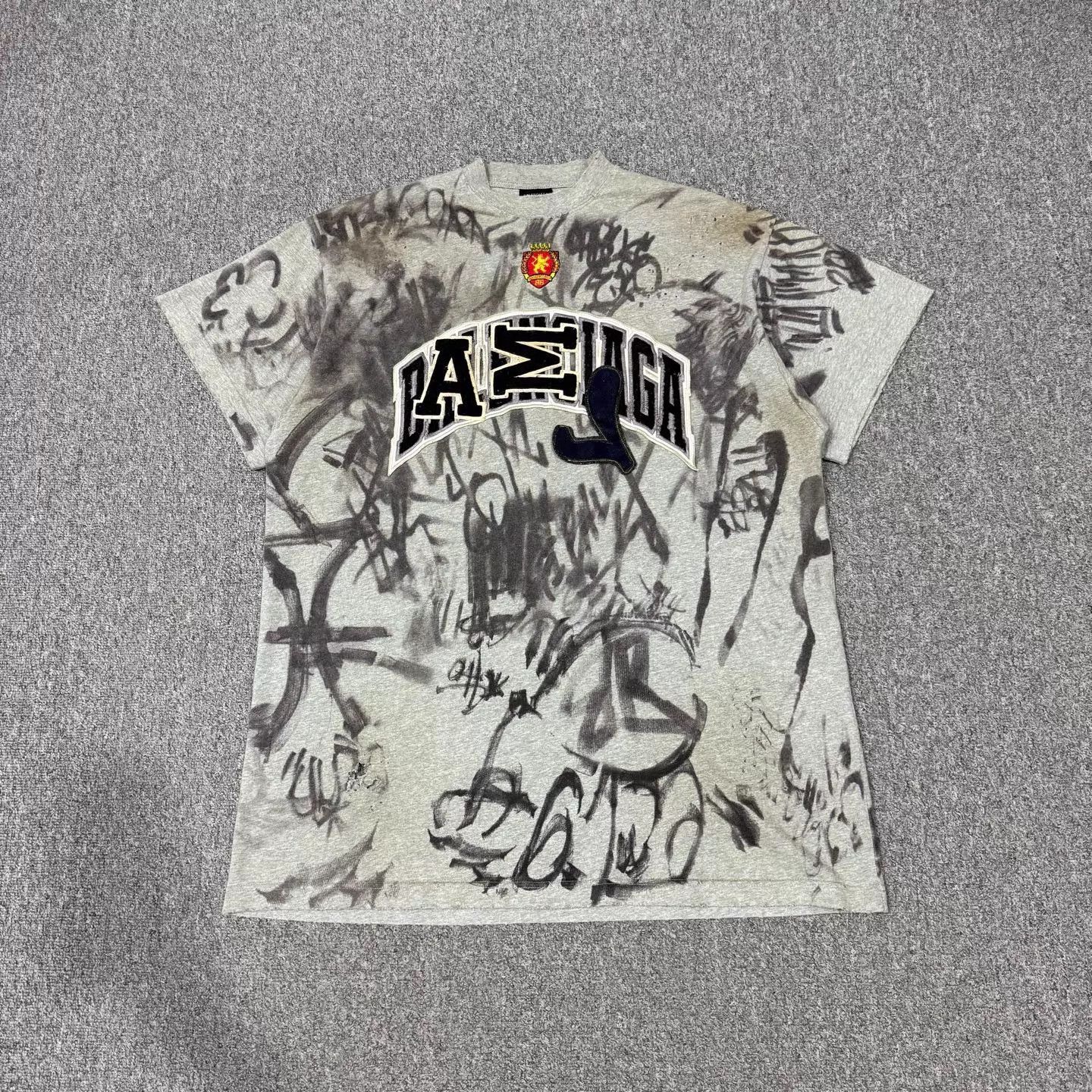 Balenciaga Balenciaga graffiti letter patch crew short tee L Size US L / EU 52-54 / 3 - 1 Thumbnail