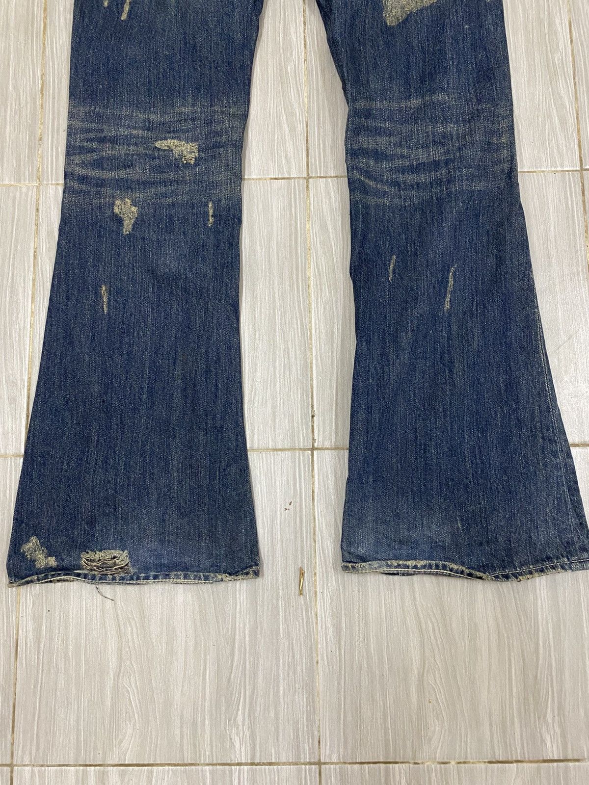 Vanquish Vtg Vanquish Japan Heavy Distressed "Mud Wash" Bootcut Denim Size US 31 - 8 Thumbnail