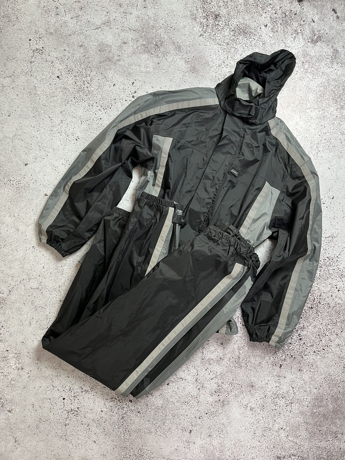 Vintage 🏍️Vintage Polo MotoSuit Formula 1 Malboro Reflective Full-Zip Size US M / EU 48-50 / 2 - 13 Thumbnail