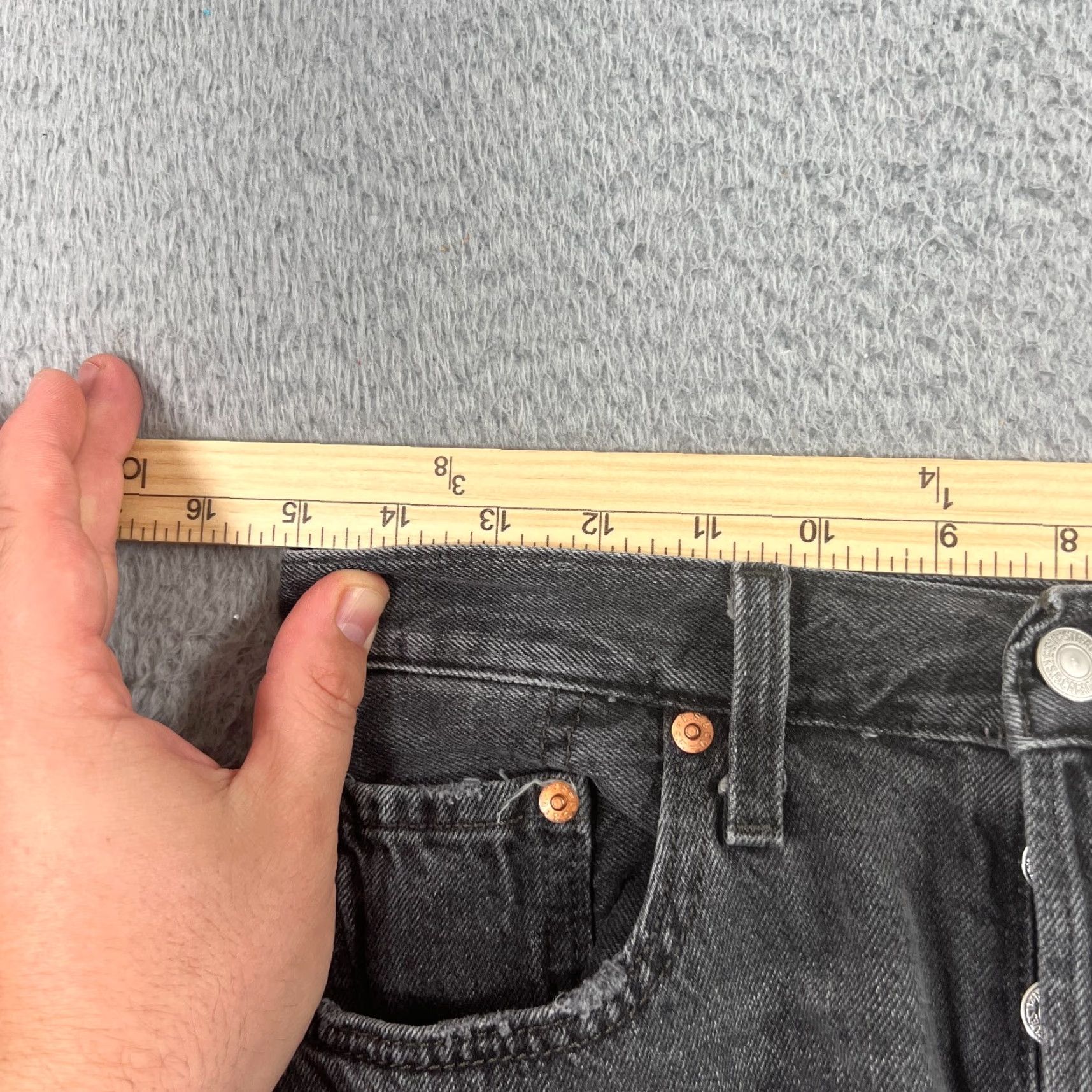 Levi's VINTAGE Levi's 501 Skinny Jeans Womens 30x28 Denim Distressed Black Fade Button Fly 90s Size 30" / US 8 / IT 44 - 7 Thumbnail