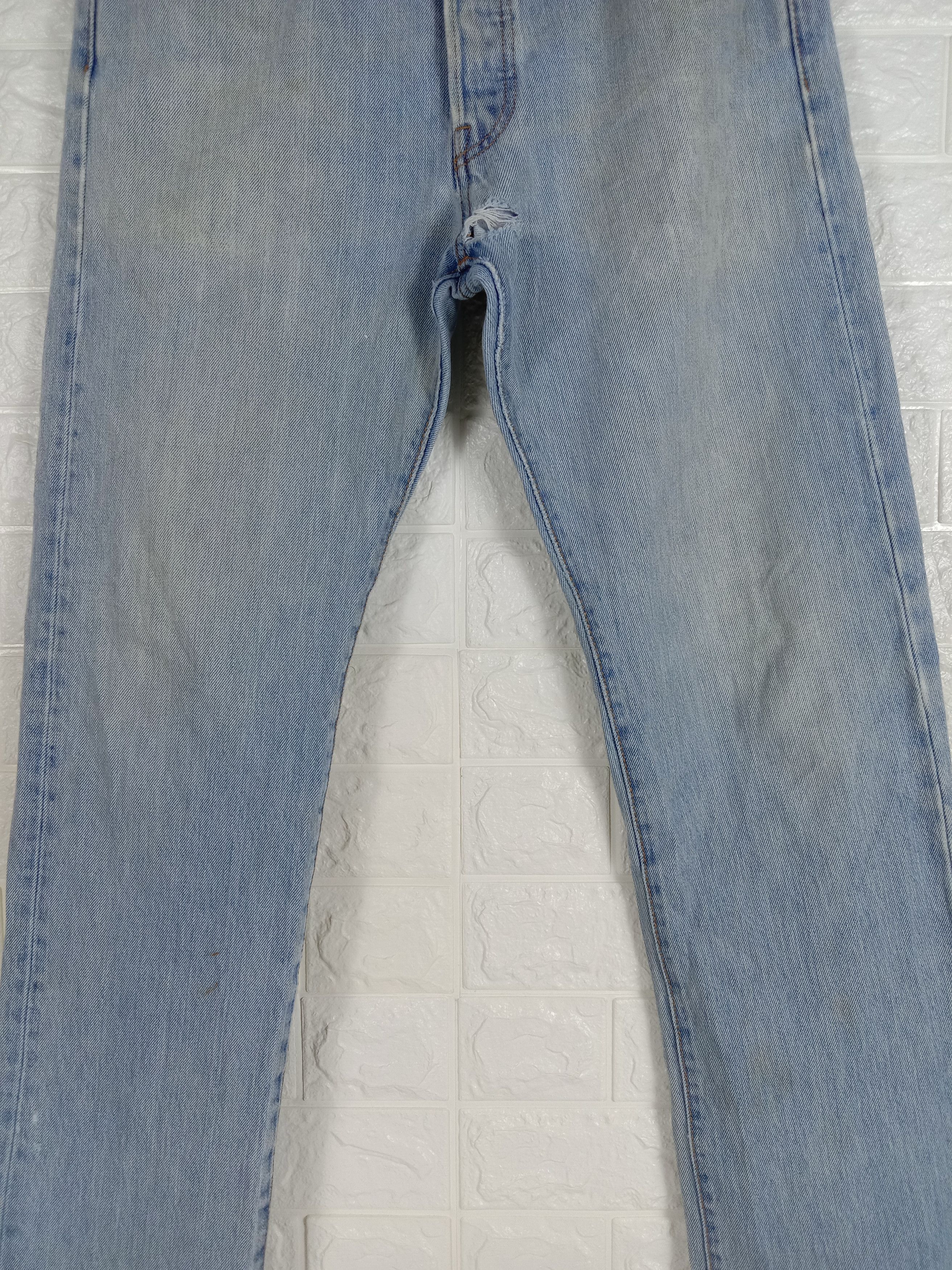 Levi's Vintage Levi's 501 Jeans Light Wash Distressed Denim Size US 31 - 3 Thumbnail