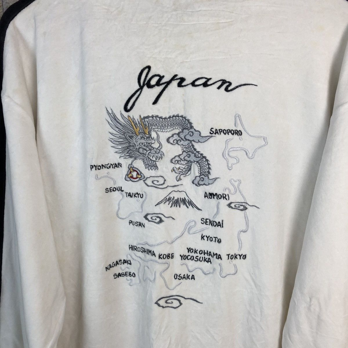 Edition Japan Defective Struct double dragon japan White sweater #A674 Size US XL / EU 56 / 4 - 15 Thumbnail