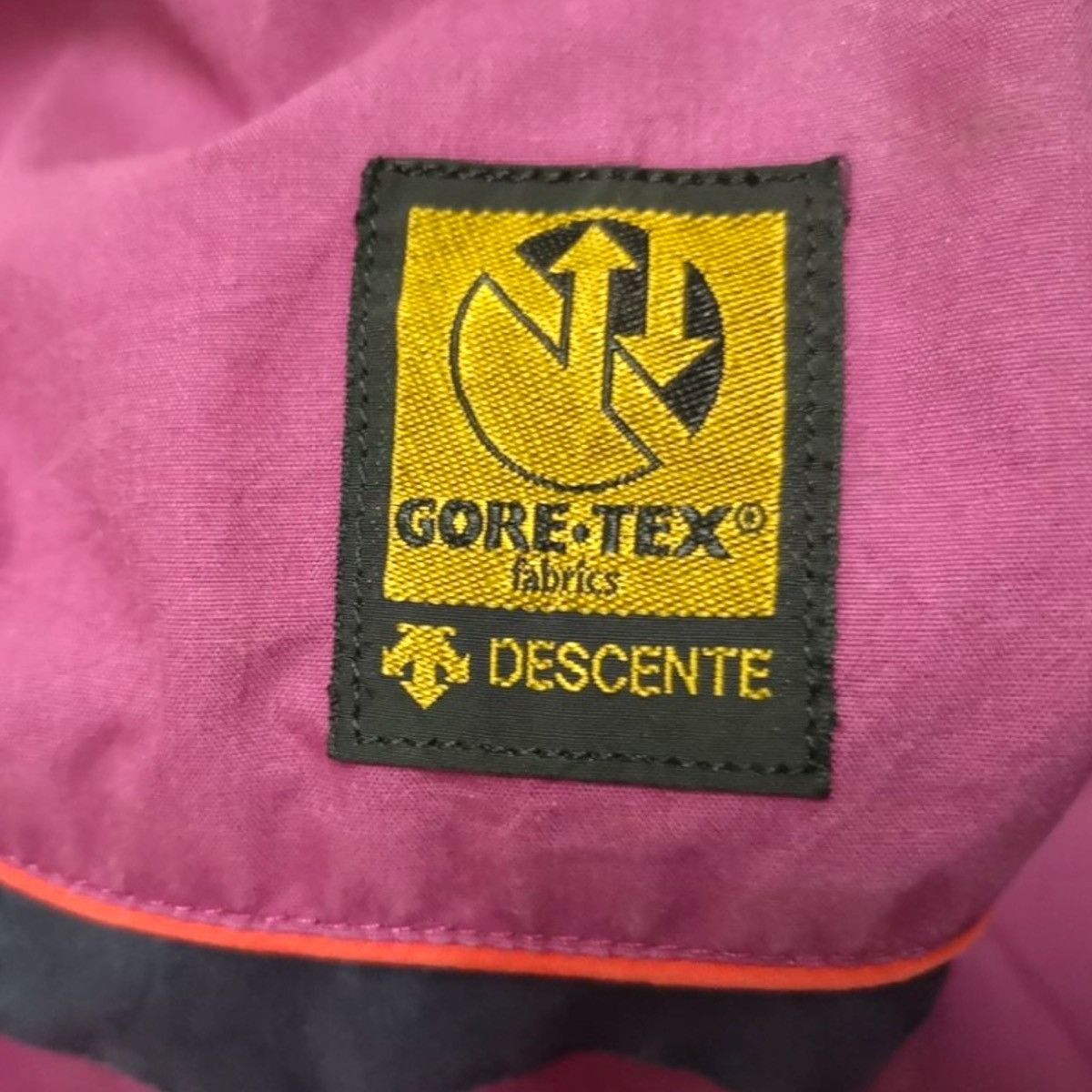 Descente × Goretex × Japanese Brand VINTAGE DESCENTE JAPAN GORE-TEX HOODED JACKET Size US M / EU 48-50 / 2 - 4 Thumbnail