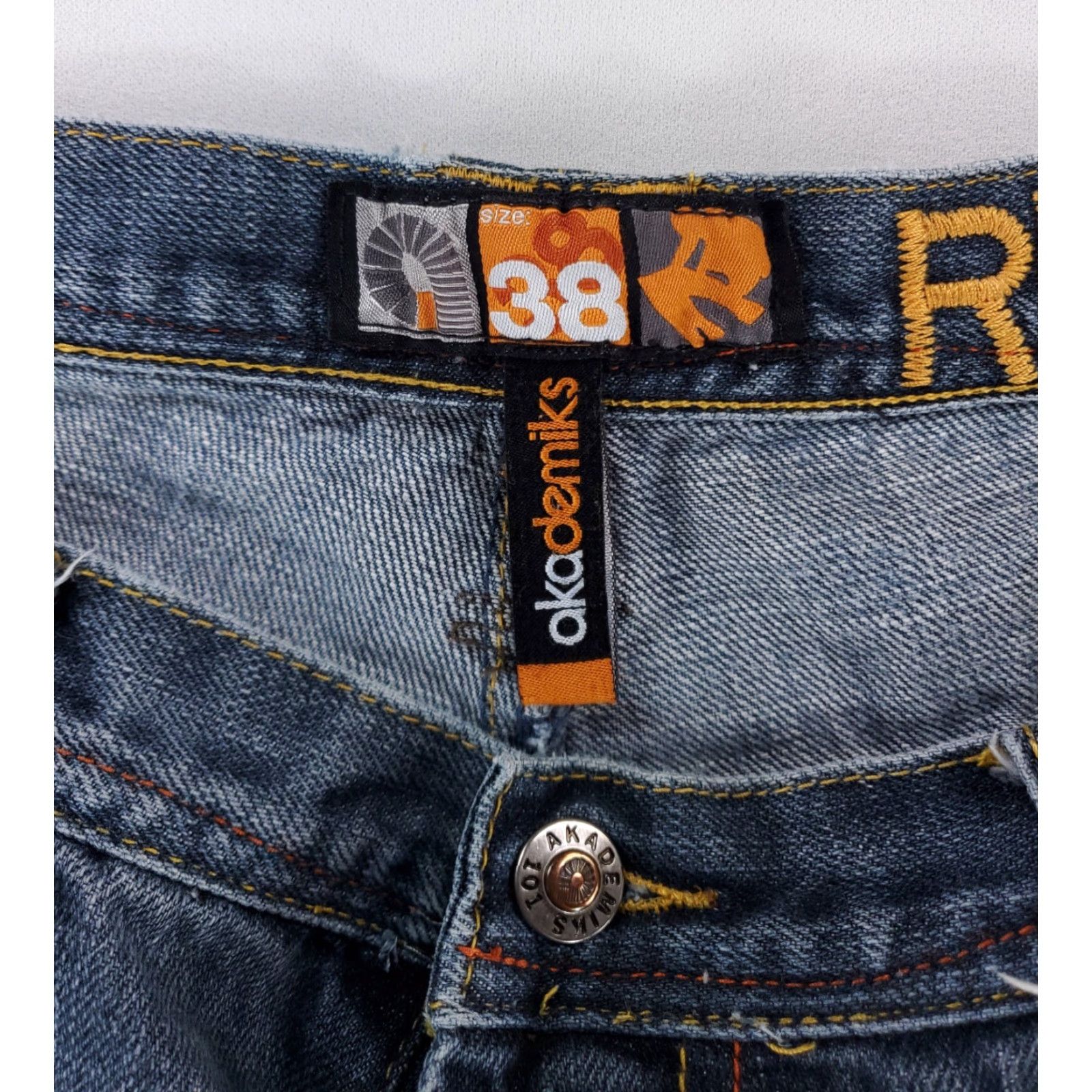 Akademiks VINTAGE Akademiks Baggy Shorts Denim Blue 11 Inch Inseam Mens 38 Patches Bleaching 90s Y2K Denim Blue Mens Size US 38 / EU 54 - 3 Thumbnail