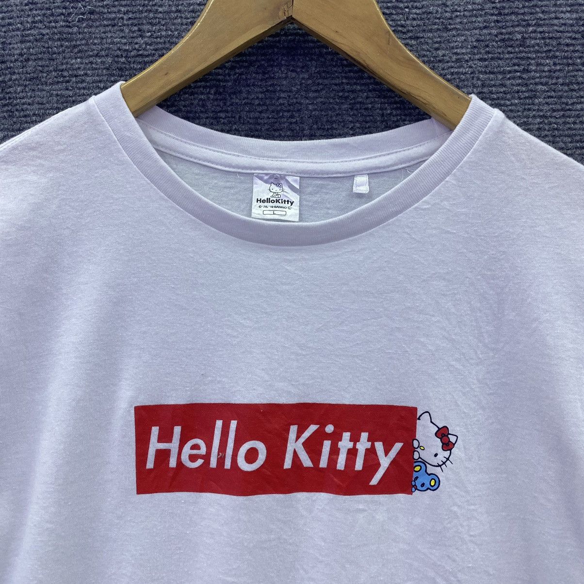 Disney Hello Kitty Tshirt Croptop Size L / US 10 / IT 46 - 2 Thumbnail