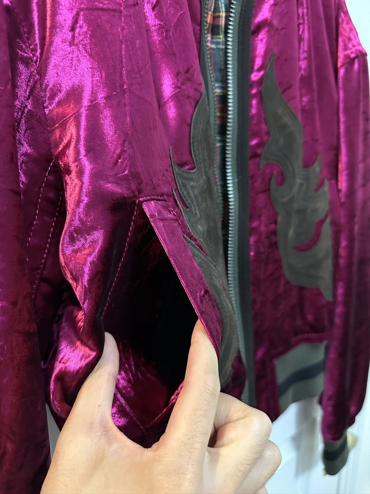Haider Ackermann Crushed Velvet Cropped Bomber Jacket w/ Suede Appliqués Size US XS / EU 42 / 0 - 4 Thumbnail