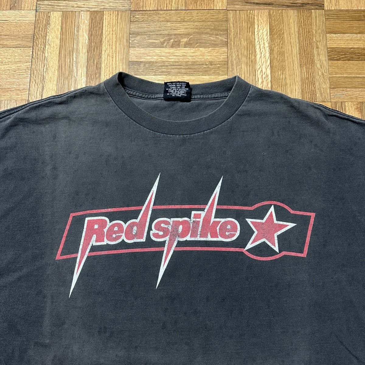 Vintage Vintage Red Spike tee Size US XL / EU 56 / 4 - 3 Thumbnail