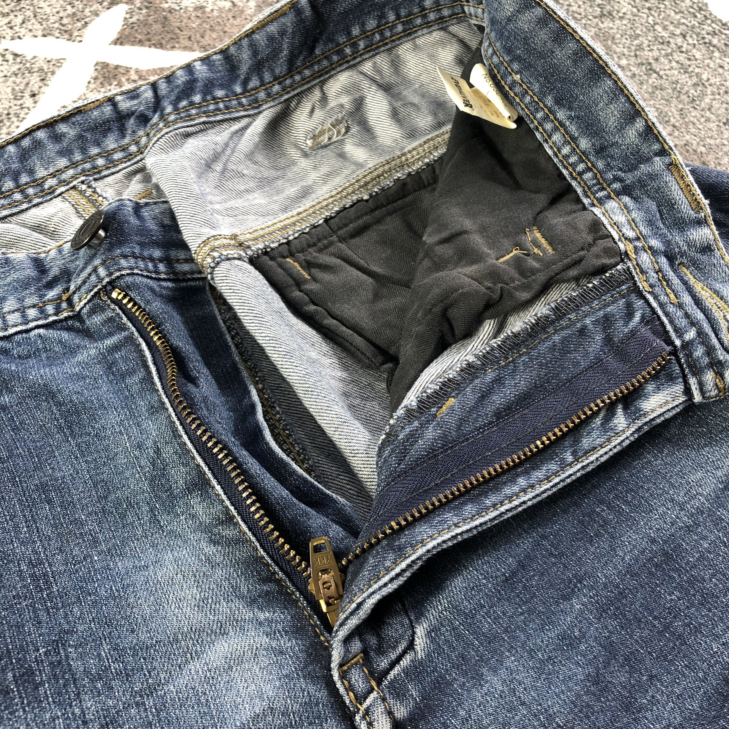 Japanese Brand Japanese Brand Multi Pocket Cargo Jeans KJ1987 Size US 31 - 6 Thumbnail