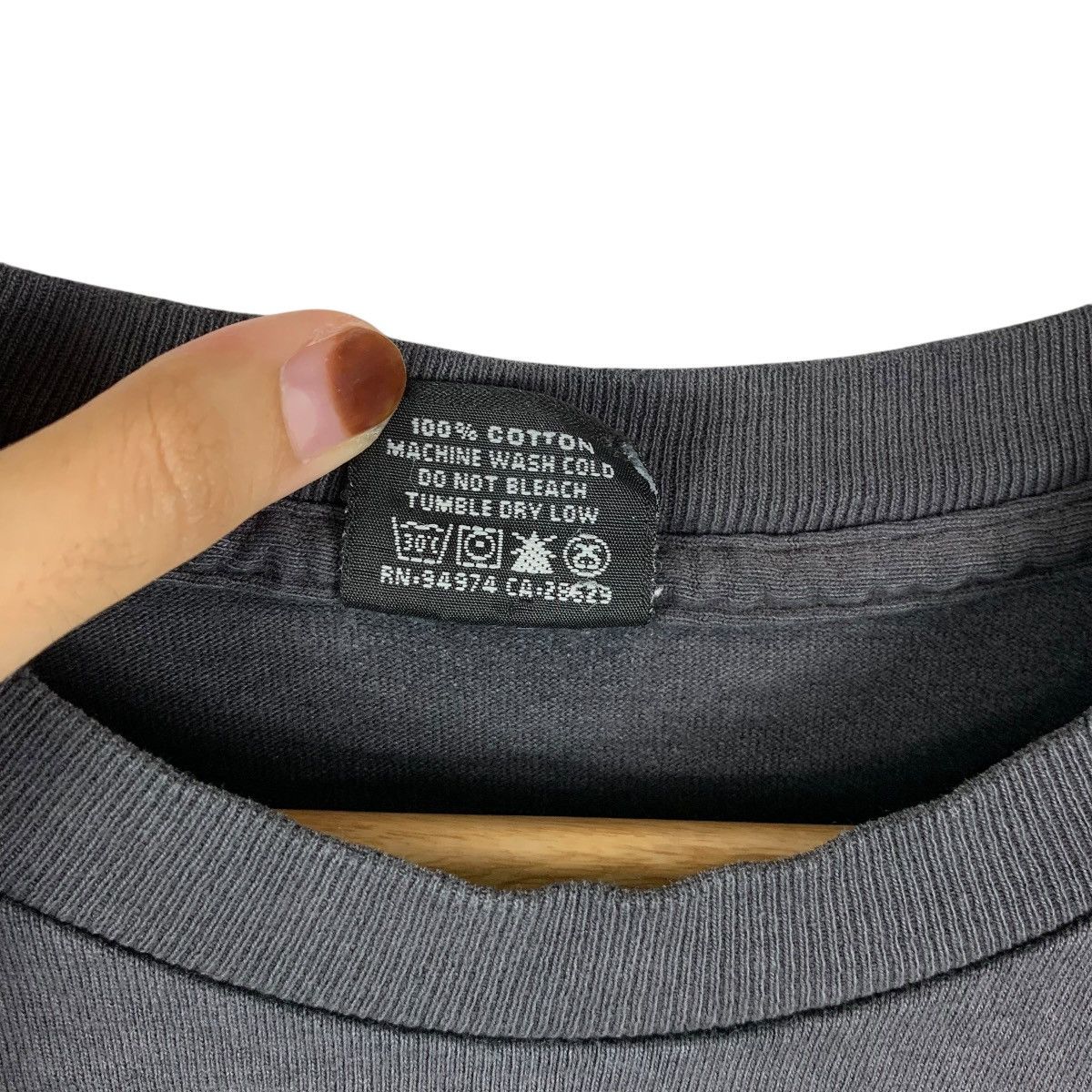 Stussy Vintage STUSSY LAURA NAOMI Skate Tough Fotofolio Tee Shirt Size US L / EU 52-54 / 3 - 7 Thumbnail