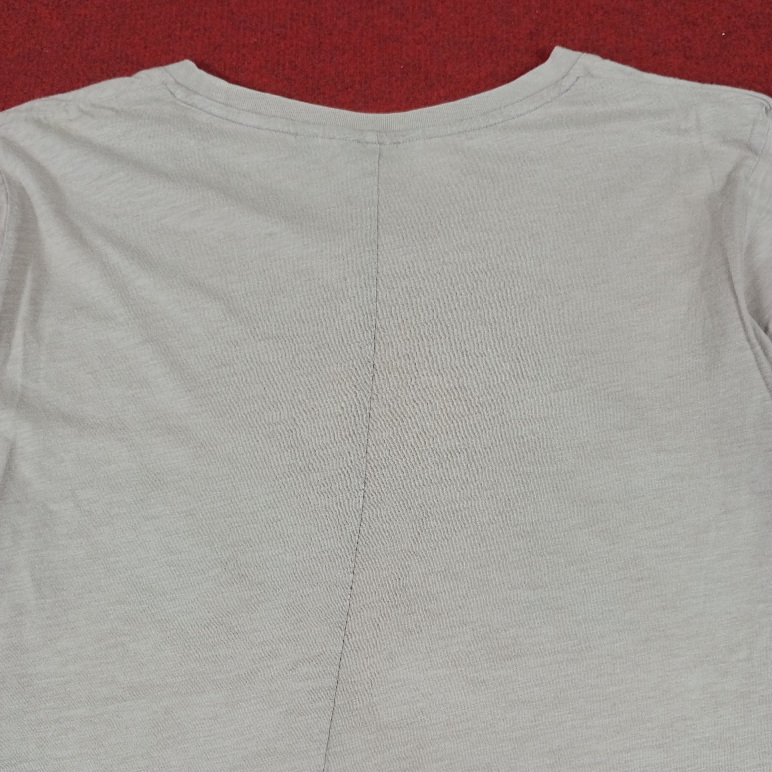 Undercover × Uniqlo Uniqlo Undercover Japanese Brand Streetwear Tshirt Size S / US 4 / IT 40 - 4 Thumbnail