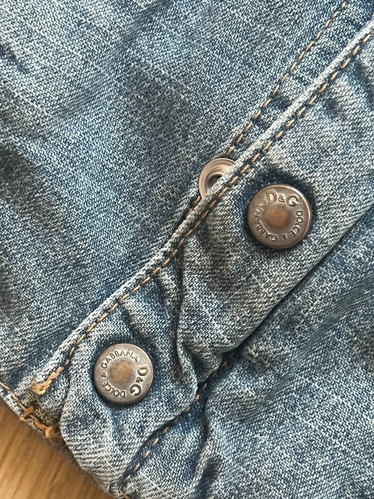 Dolce & Gabbana Dolce Gabbana vintage avant garde faded denim jacket big log Size US L / EU 52-54 / 3 - 9 Thumbnail