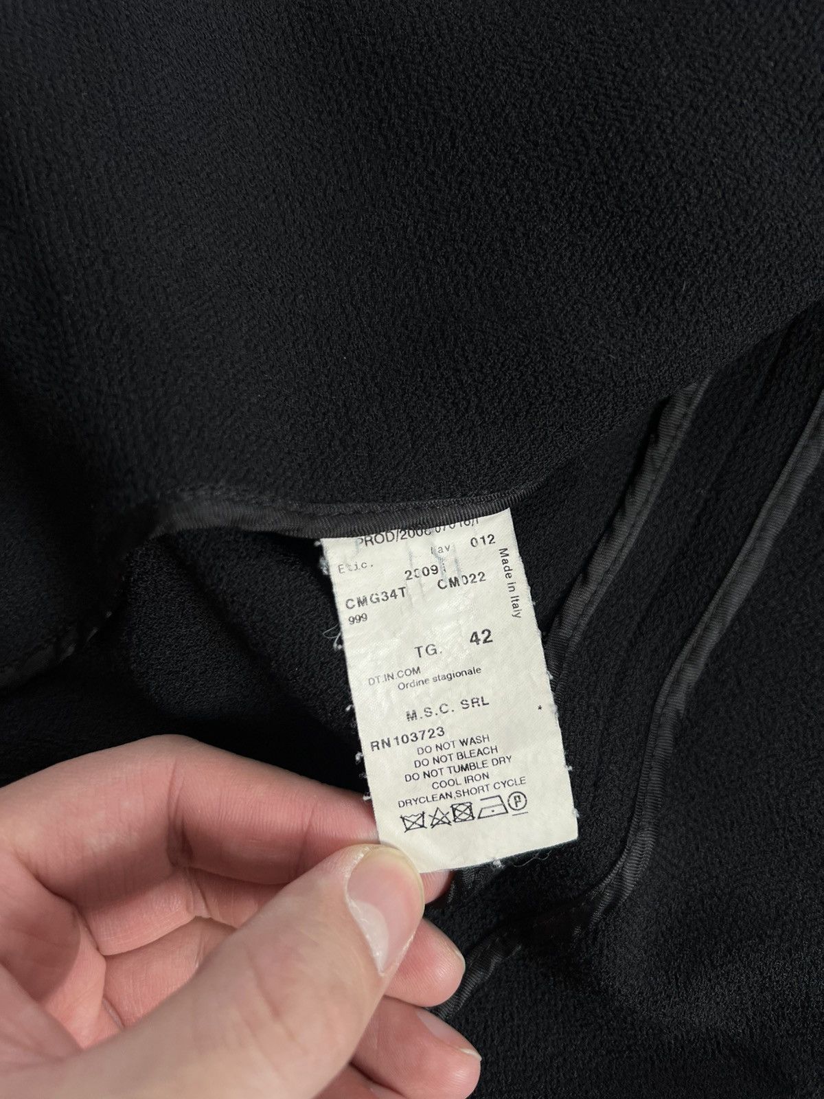 Armani Collezioni Armani Collezioni Cropped Black Button Snap Blazer Jacket 42 Size M / US 6-8 / IT 42-44 - 8 Thumbnail