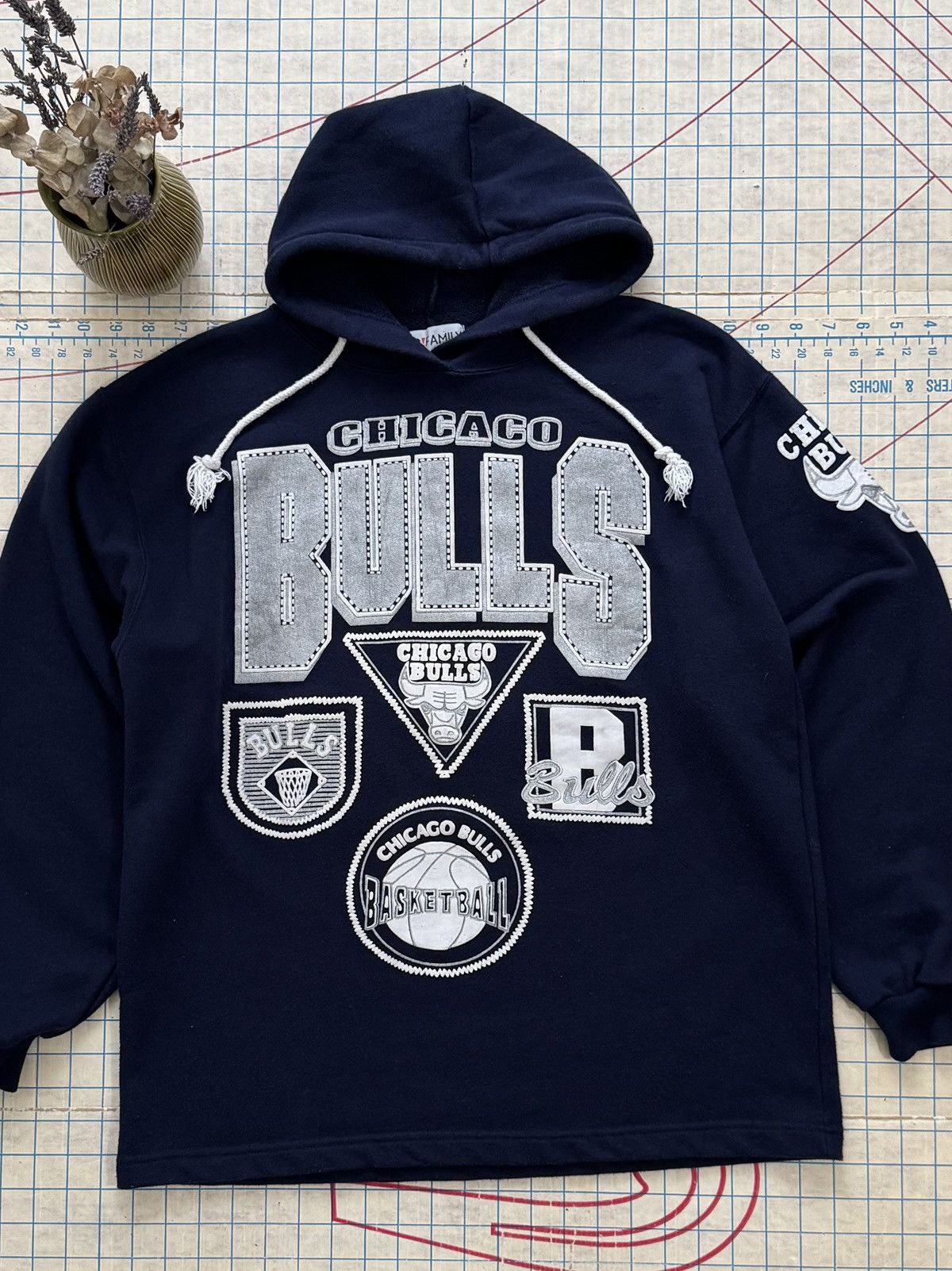 NBA × Vintage Vintage Chicago Bulls Lightweight Pull Over Hoodie Fits Med Size US M / EU 48-50 / 2 - 2 Thumbnail