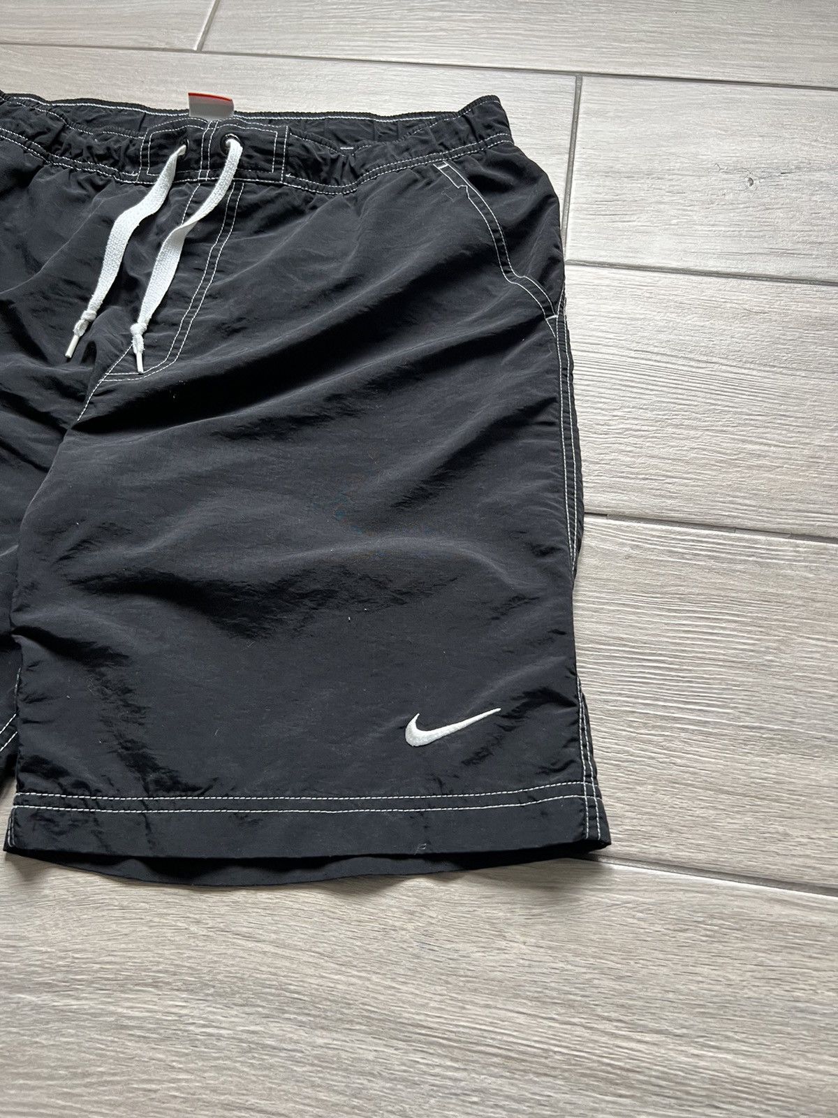 Nike Nike Vintage Shorts Mini Logo Size US 34 / EU 50 - 3 Thumbnail