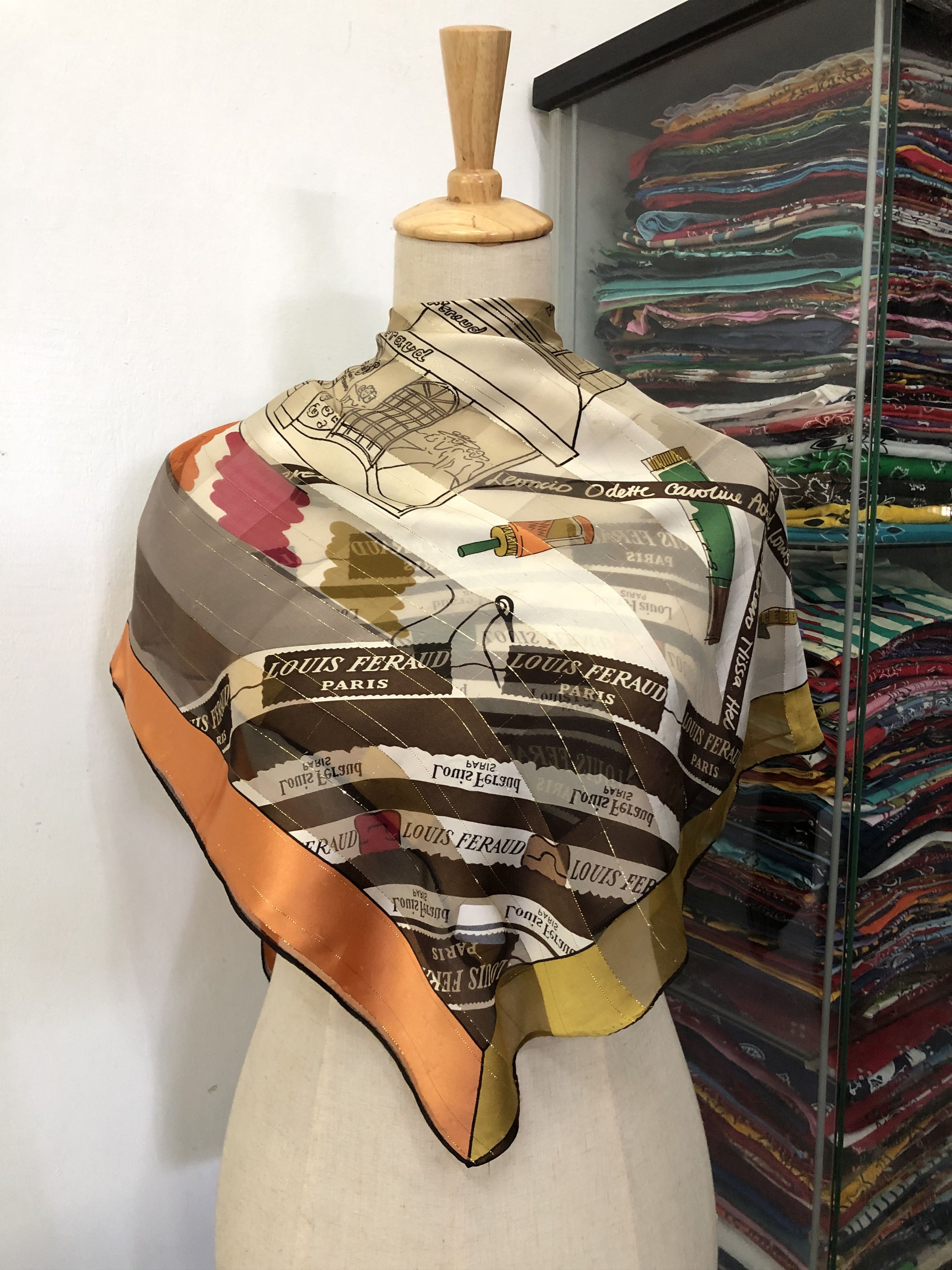 Louis Feraud × Vintage Vintage Louis Feraud Silk Scarf Size ONE SIZE - 1 Thumbnail