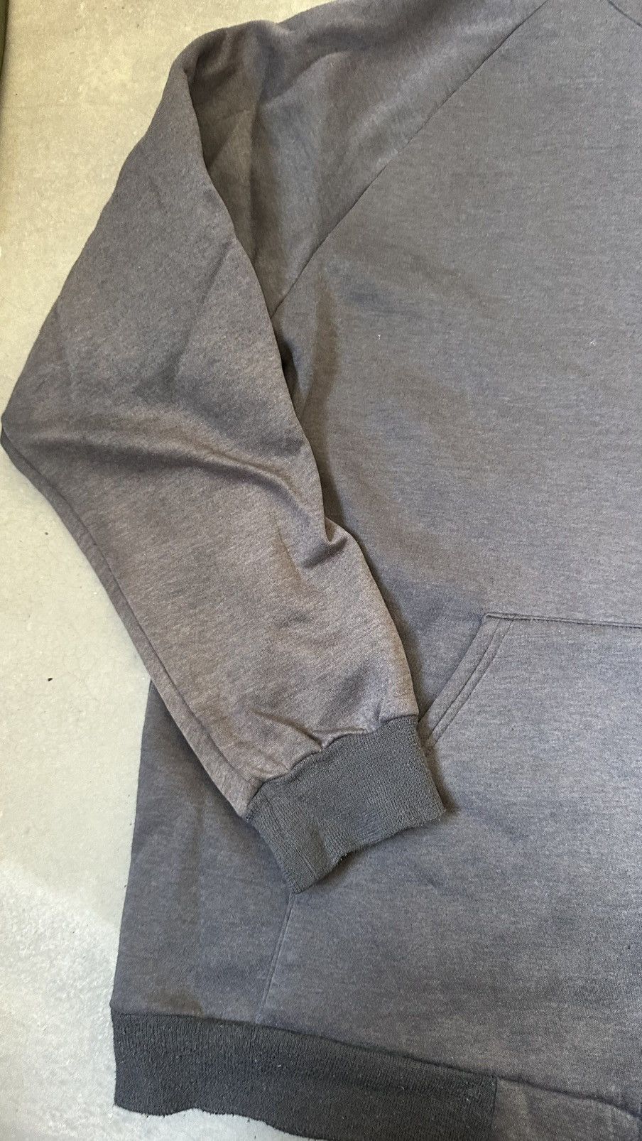 Carhartt VINTAGE CARHARTT HOODIE WELL FADED HOODIE Size US XL / EU 56 / 4 - 4 Thumbnail
