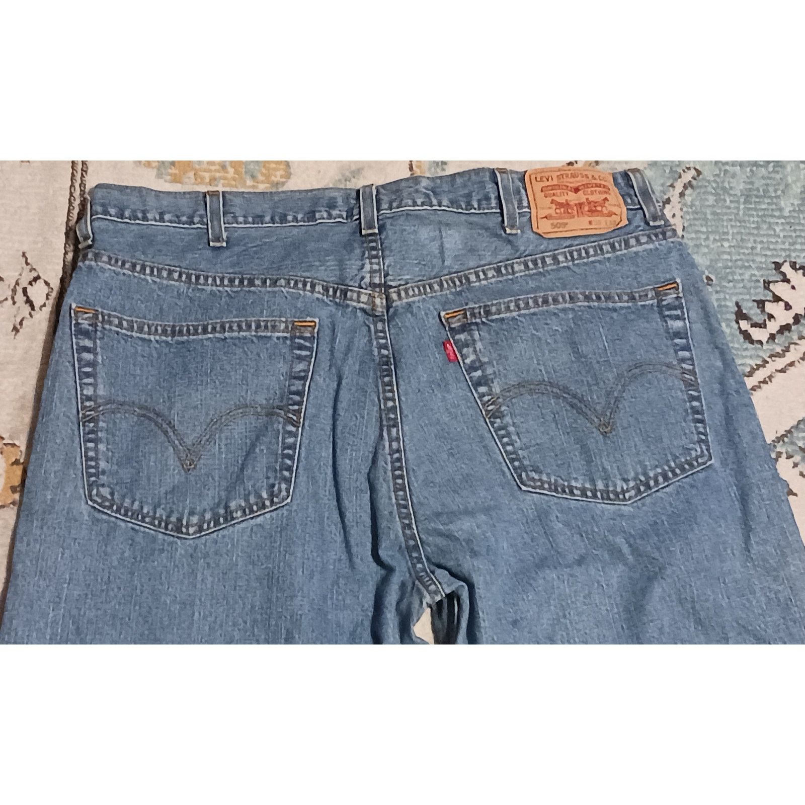 Levi's Levi's 505 Men's Regular Fit Medium Blue Wash Jeans 38Wx32L Size US 36 / EU 52 - 3 Thumbnail