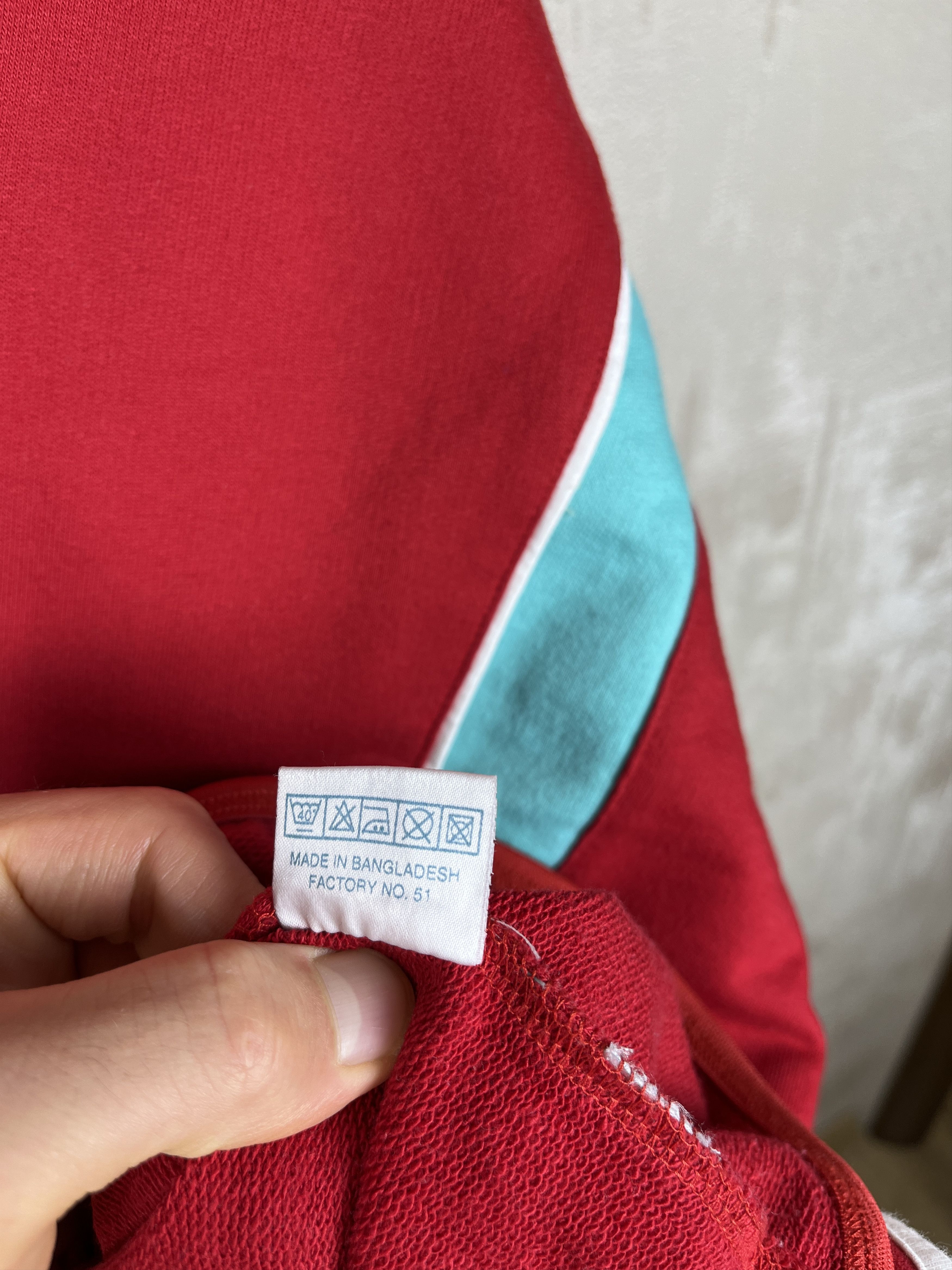 Umbro Vintage Umbro 90's V-neck Sweatshirt Size US L / EU 52-54 / 3 - 11 Thumbnail