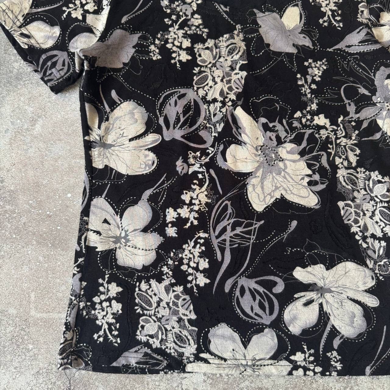 20471120 × Hysteric Glamour × Japanese Brand Amazing Vintage Gothic Floral T-Shirt Size M / US 6-8 / IT 42-44 - 5 Thumbnail