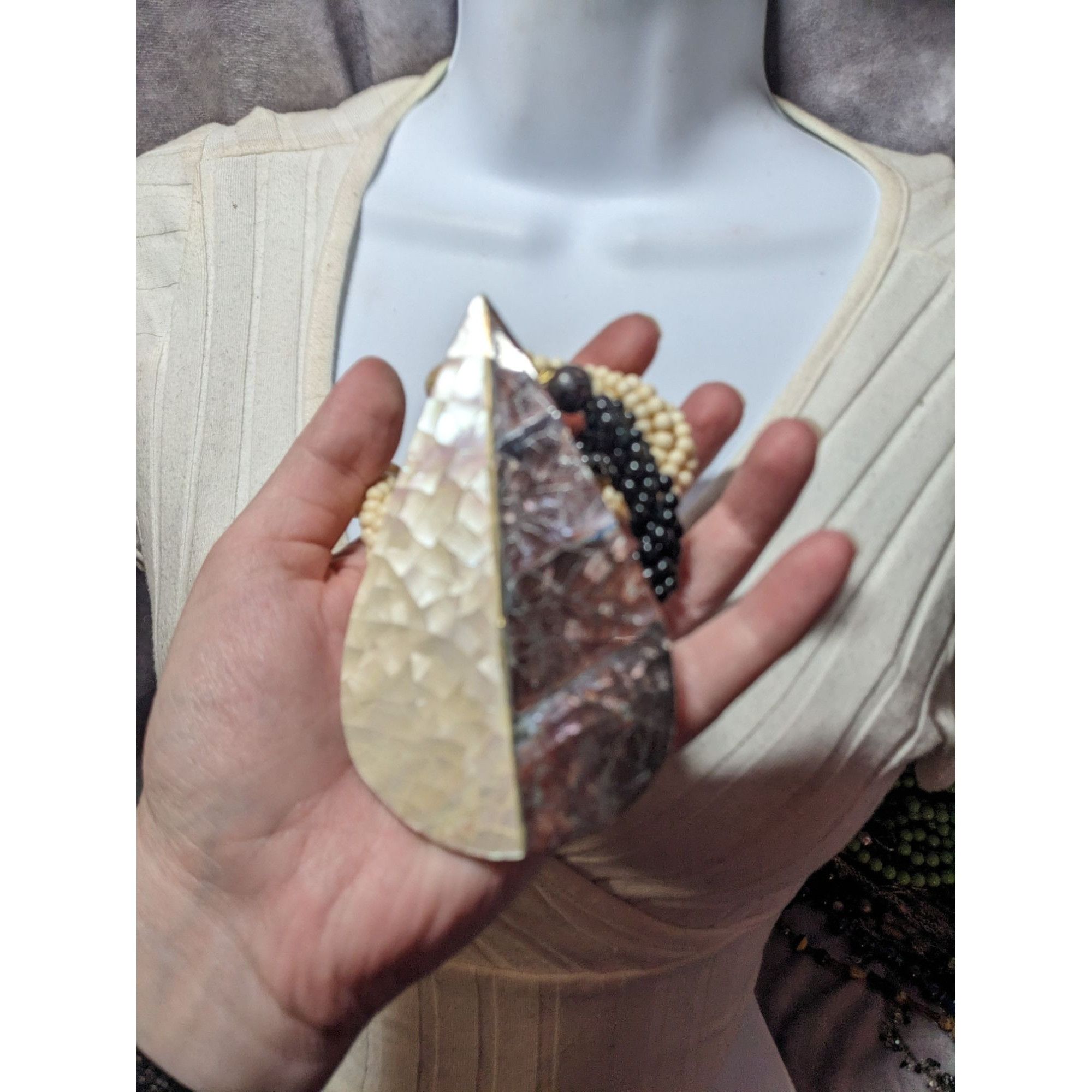 Other Vintage White And Brown Mother OF Pearl Chunky Beaded Teardr Size ONE SIZE - 4 Thumbnail
