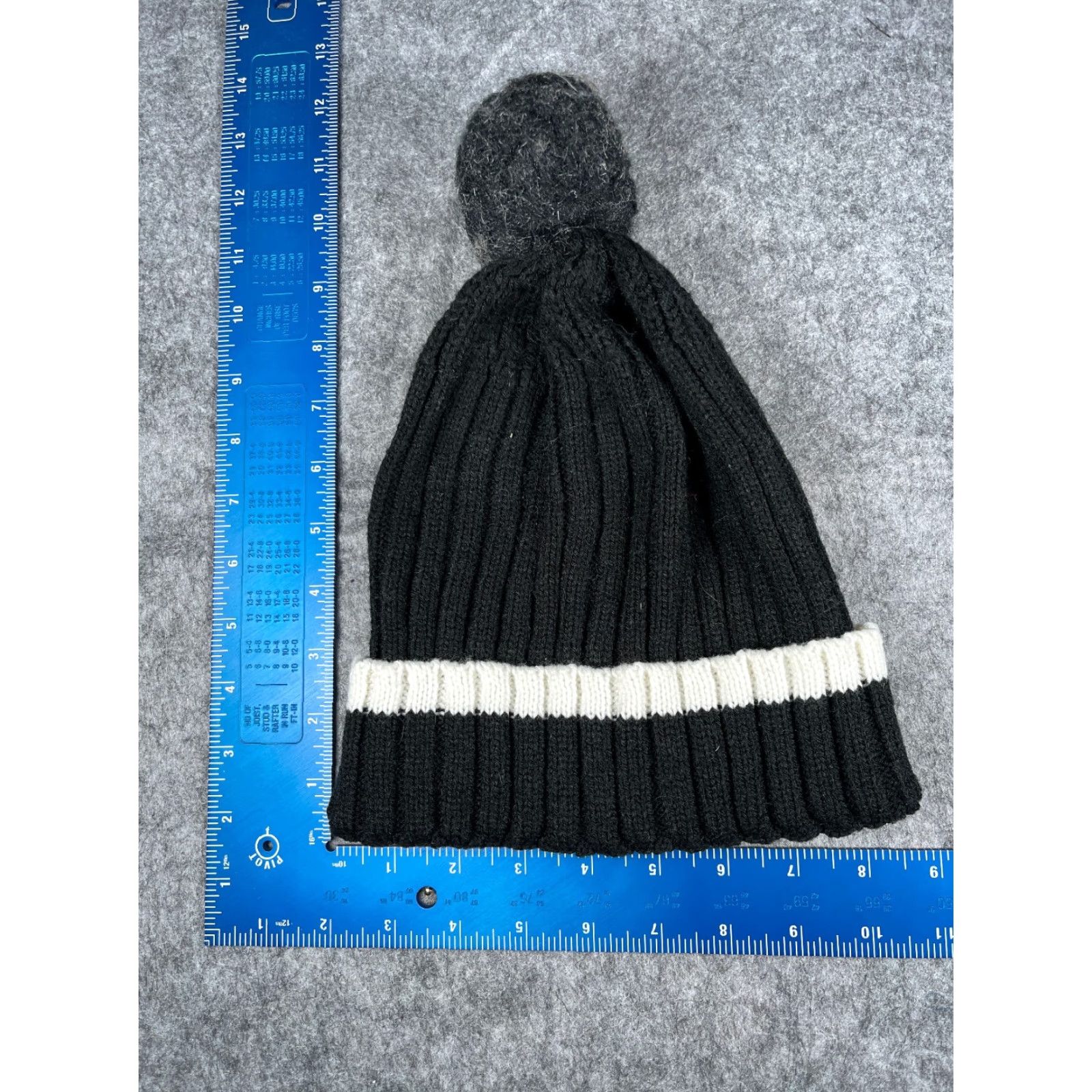 Vintage VINTAGE Charlotte Russe Beanie Hat Adult One Size Black Knit Acrylic Faux Fur Pom Outdoor Ski Casual Fall Winter Women Size ONE SIZE - 4 Thumbnail