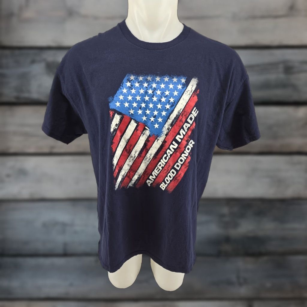 Gildan Lifesouth Blood Donor American Flag Graphic T Shirt XL Blue Size US XL / EU 56 / 4 - 1 Thumbnail