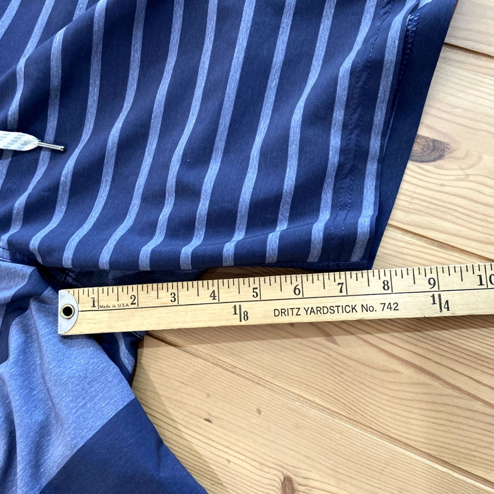 Vuori Vuori Cruise Performance Board Shorts Swim Trunks 4 Way Stretch VCycled Fabric Striped Mens 32 Regular Bottom Size US 32 / EU 48 - 4 Thumbnail