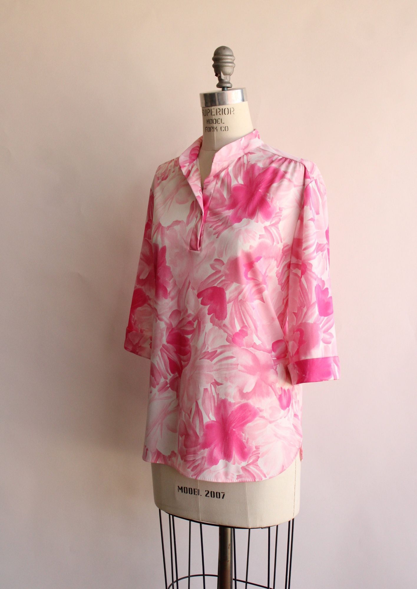 Vintage Vintage 1960s Blouse, Ro-Vel Pink And White Floral Print Nyl Size L / US 10 / IT 46 - 7 Thumbnail