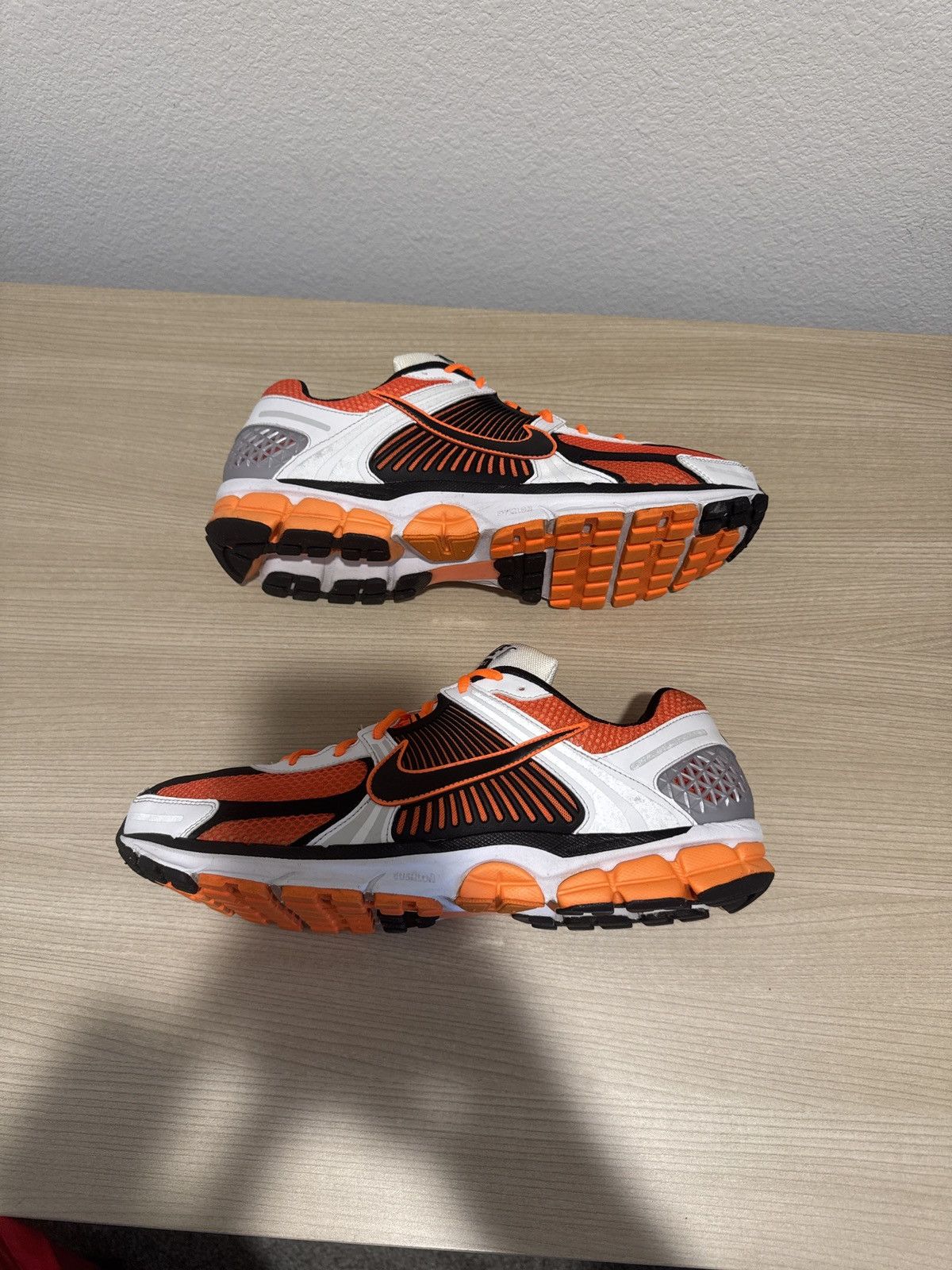 Nike Nike Vomero 5 “Team Orange” Size US 15 / EU 48 - 5 Thumbnail