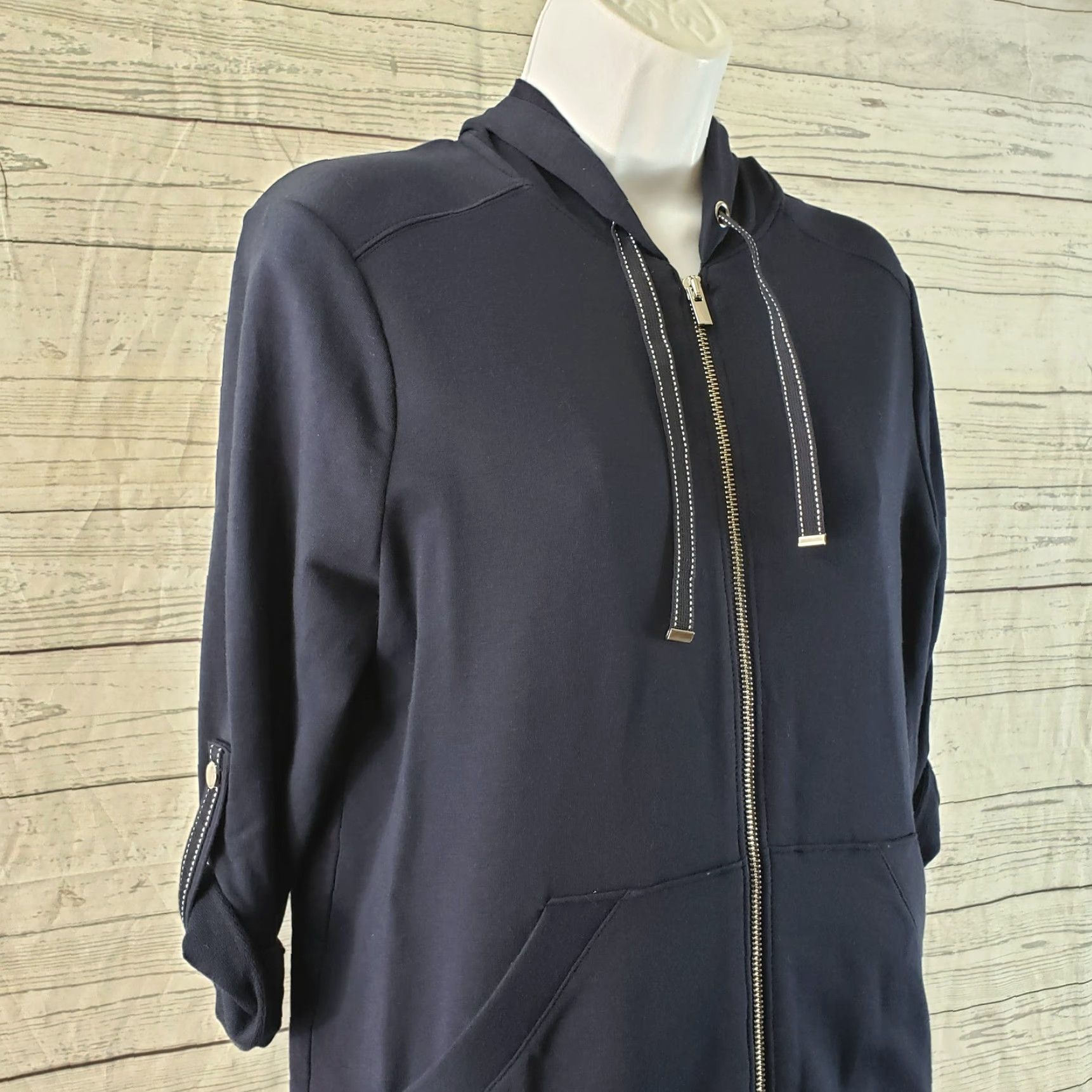 Vintage Chico's Zenergy Sweatshirt Jacket Sz S Blue 3/4 Sleeve Zip Full Zip Activewear Womens Size S / US 4 / IT 40 - 2 Thumbnail
