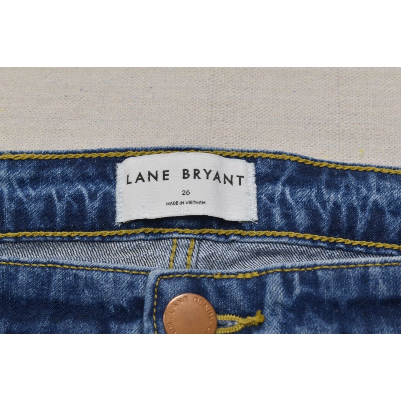 Vintage Lane Bryant Blue Denim Mid-Rise Boyfriend Bermuda Shorts 26 Plus Cotton Blend Flat Front 5-Pocket Buttons Casual Women's Summer Blue Denim Size 26" / US 2 / IT 38 - 7 Thumbnail