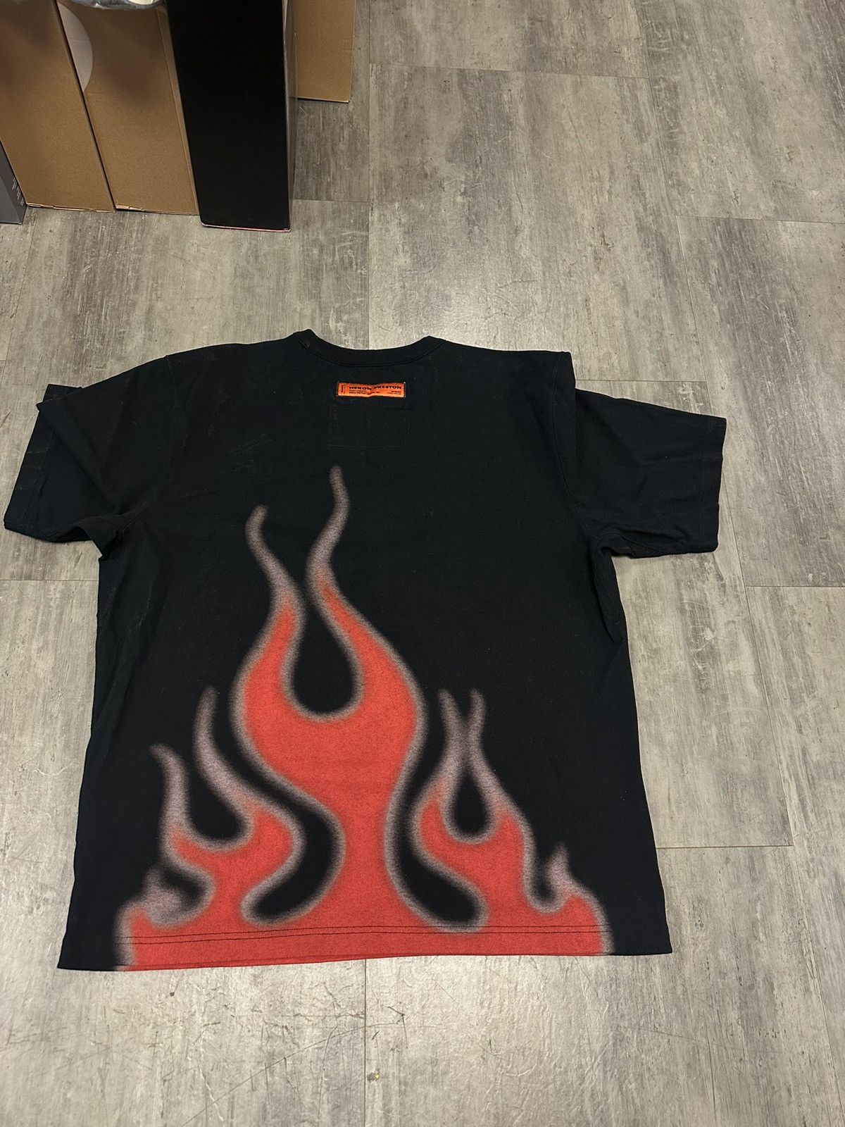 Heron Preston Heron Preston size xxl flame logo t shirt pre owned Size US XXL / EU 58 / 5 - 2 Thumbnail