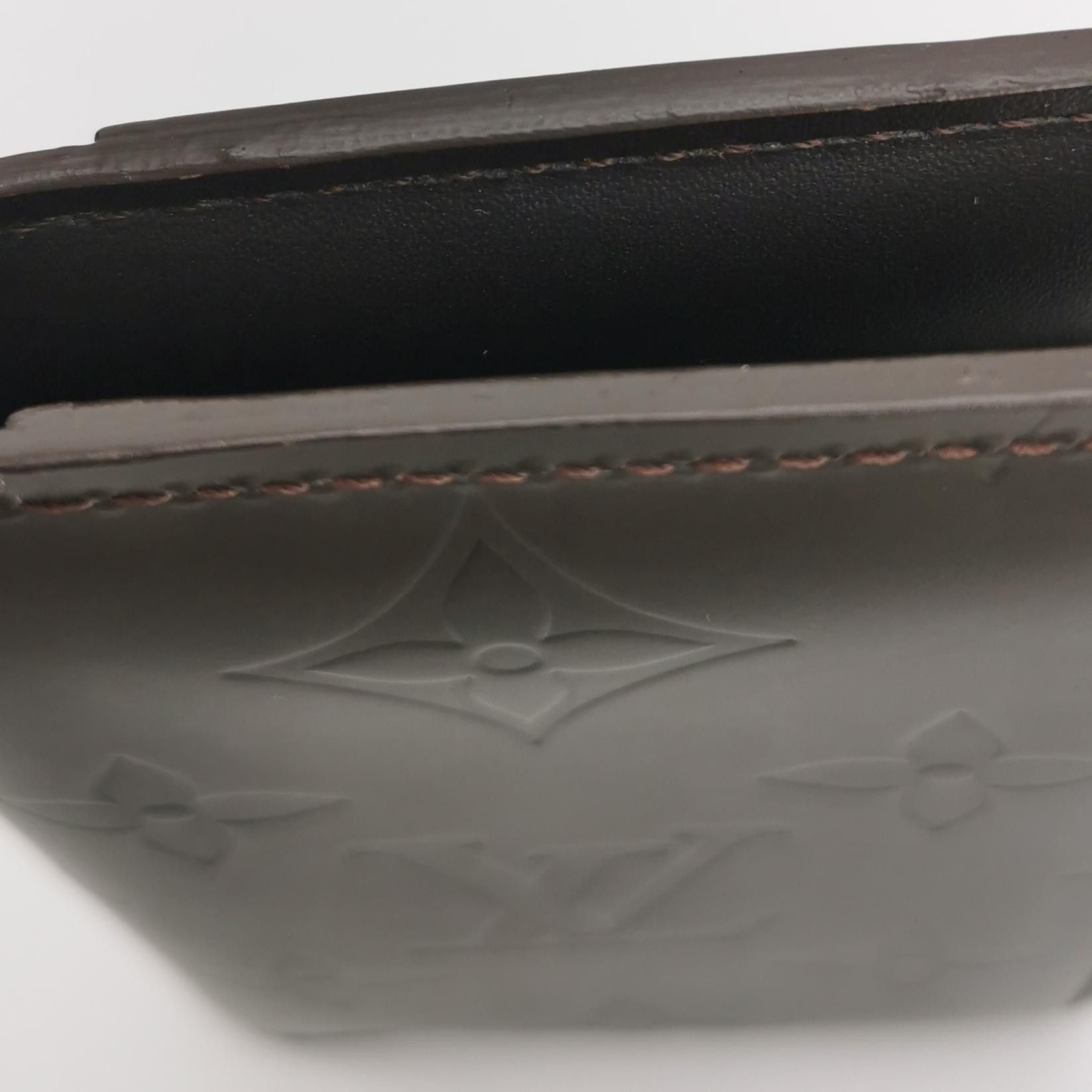 Louis Vuitton Louis Vuitton (LV) Cowhide Letter Logo Folding Card Holder Size ONE SIZE - 9 Thumbnail
