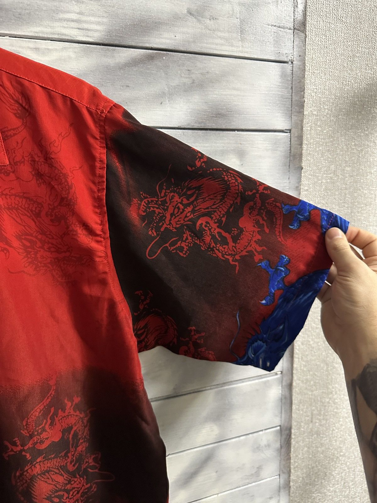 Other Rare Vintage Shirt Dragons in Fire Y2K Japan Style Size L Size US L / EU 52-54 / 3 - 4 Thumbnail