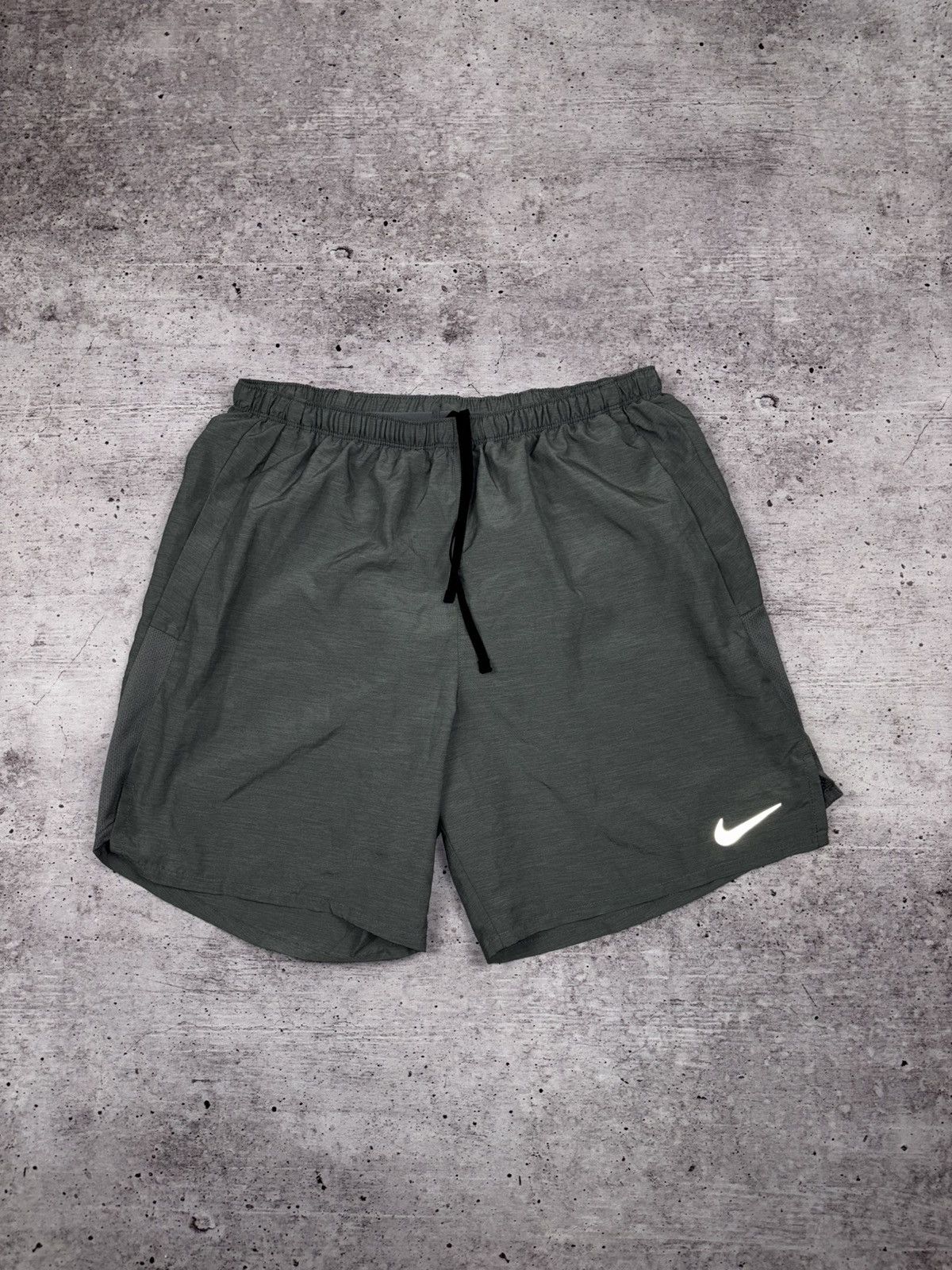 Nike Nike Dri-Fit sports short size M Size US 32 / EU 48 - 2 Thumbnail