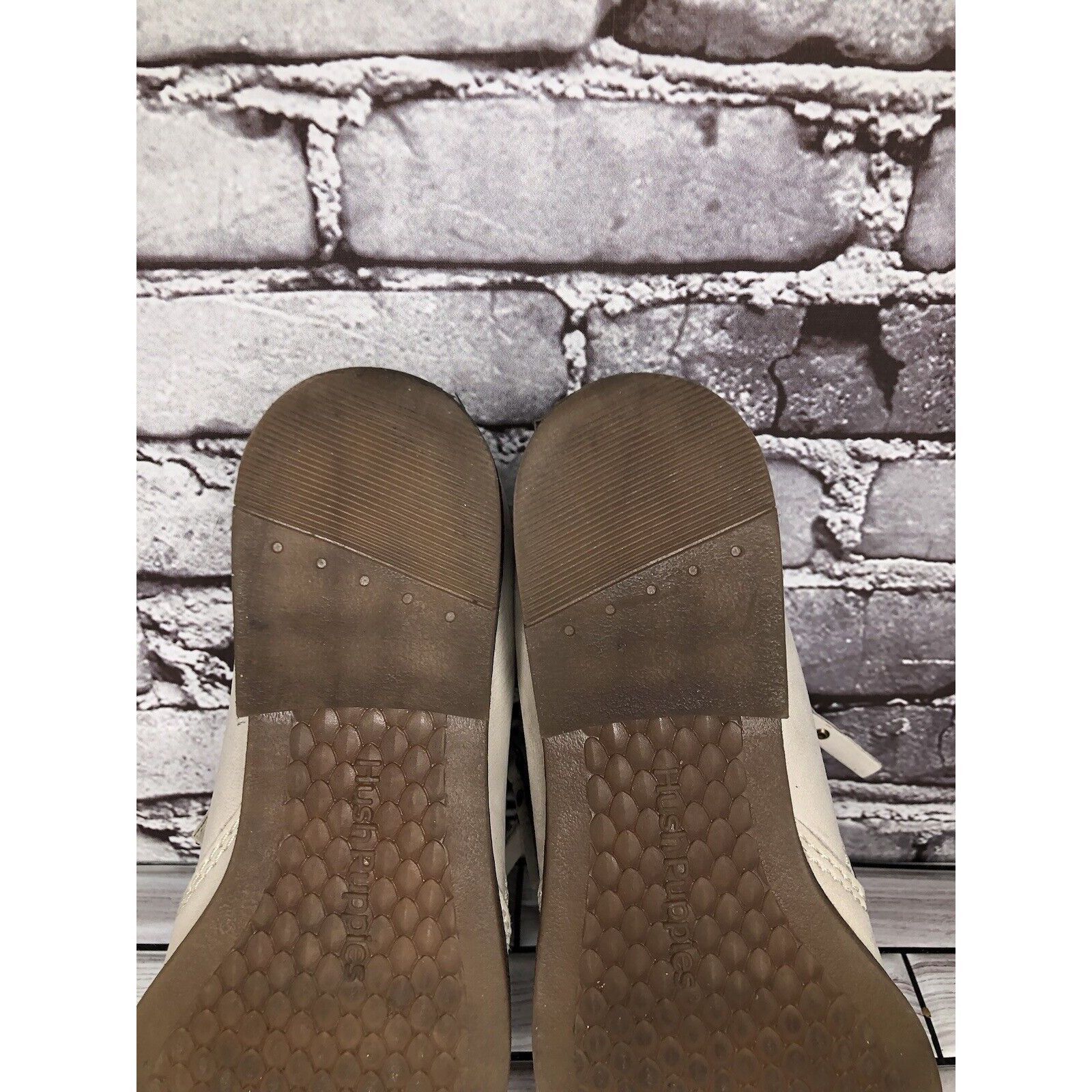 Hush Puppies Hush Puppies Medium Moyen Ivory Suede Leather Zip Heel Booti Size US 8 / IT 38 - 13 Thumbnail
