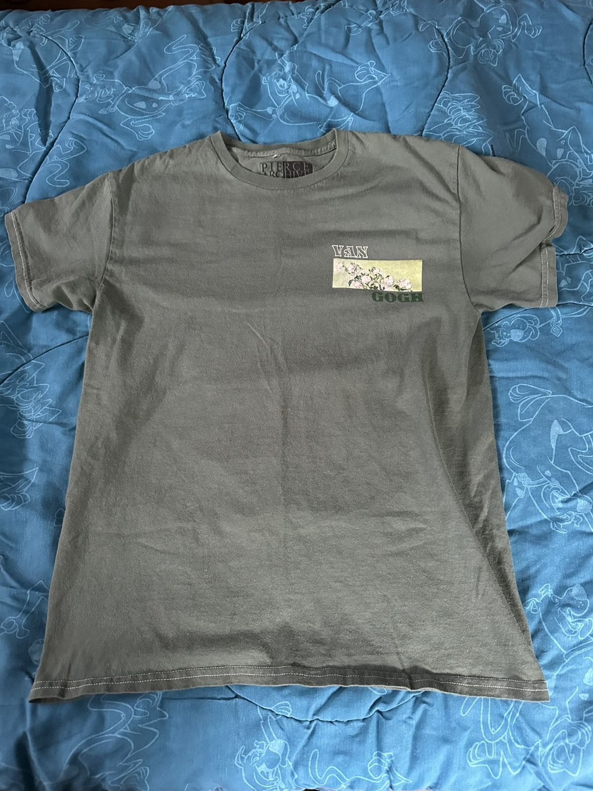 Arts & Science Van Gogh Vase of Roses T Shirt Size US M / EU 48-50 / 2 - 2 Thumbnail
