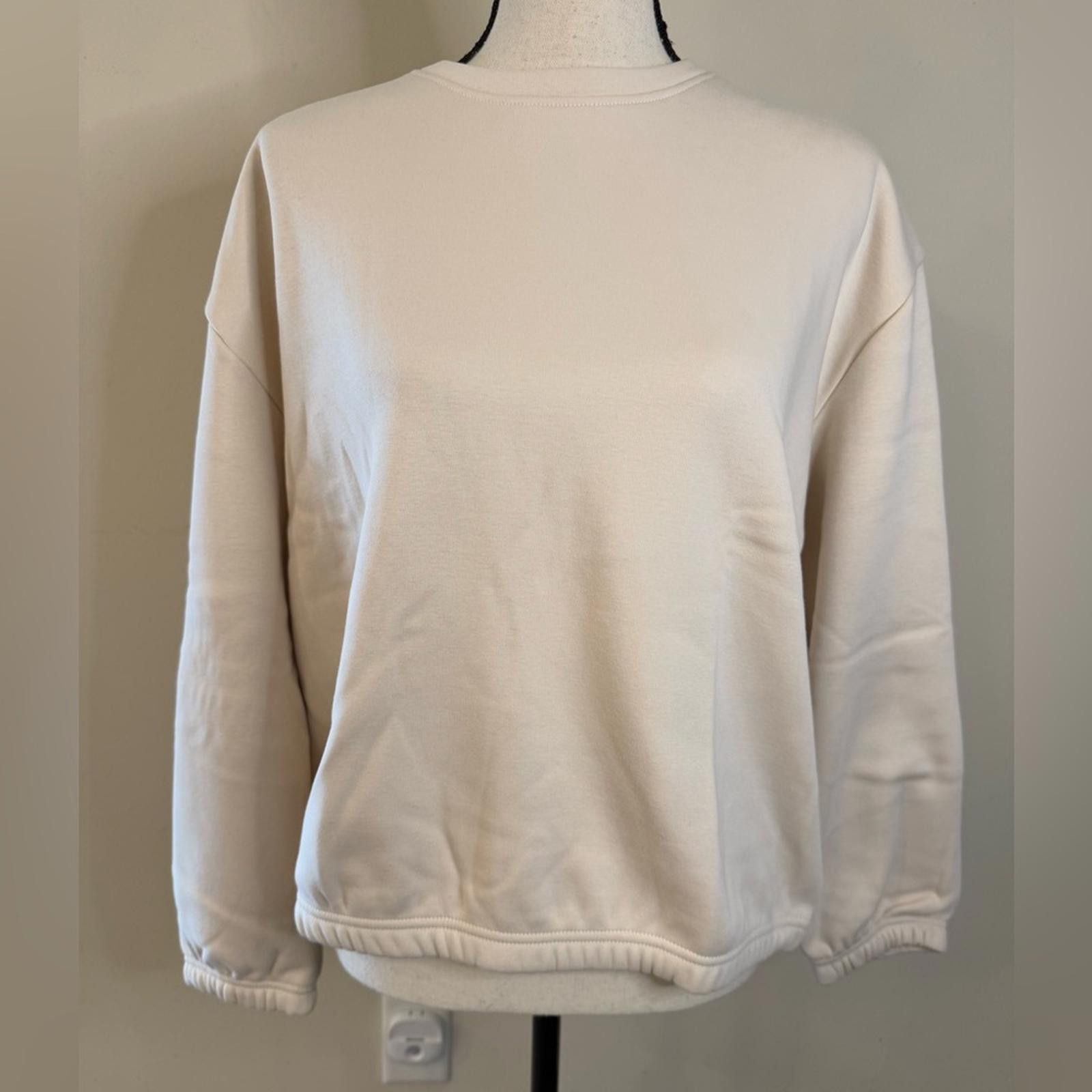 Banana Republic Banana Republic cream fleece lined sweatshirt SZ LG Size L / US 10 / IT 46 - 4 Thumbnail