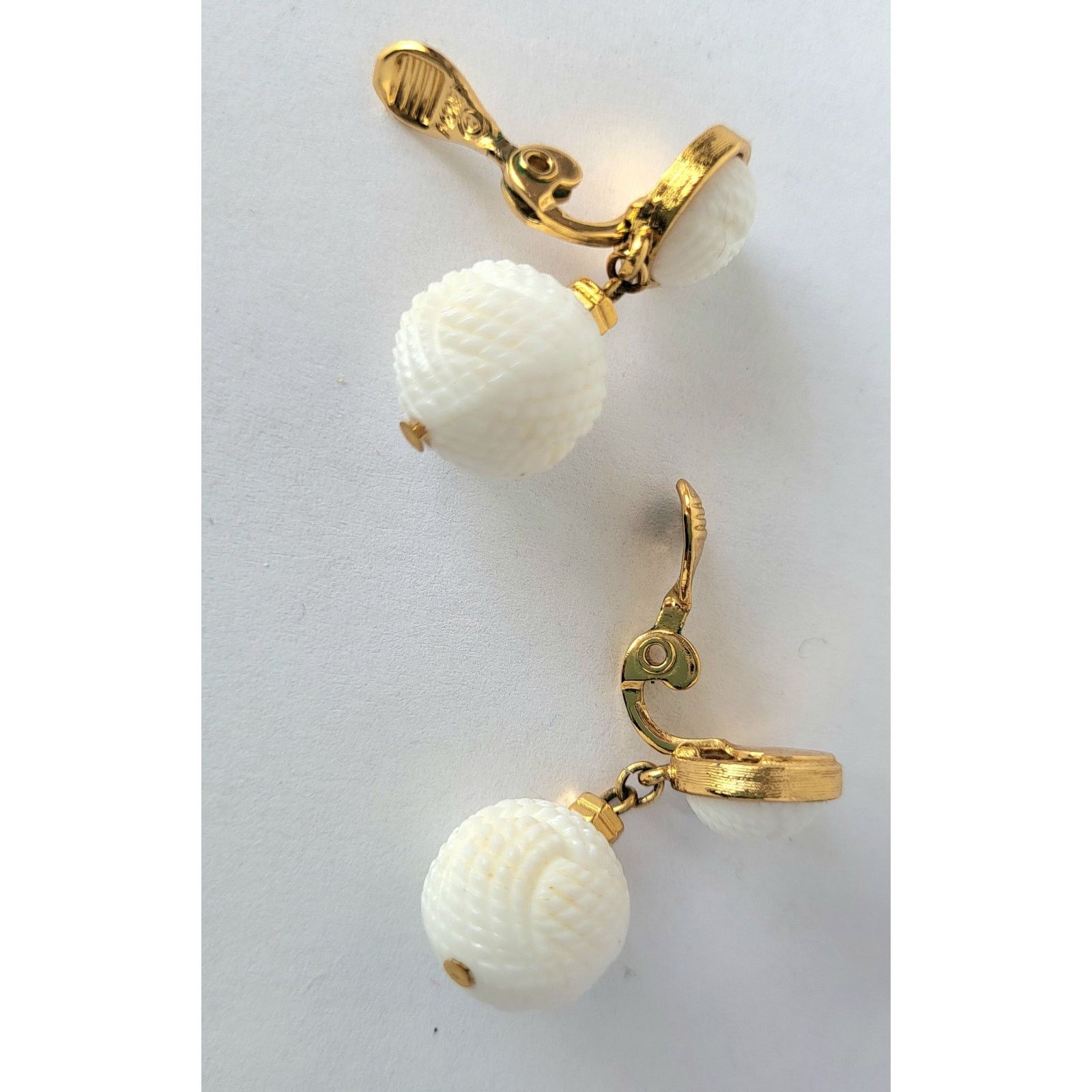 Monet Monet Set Earrings Necklace Monkey Paw White Gold Clip-On Size ONE SIZE - 10 Thumbnail